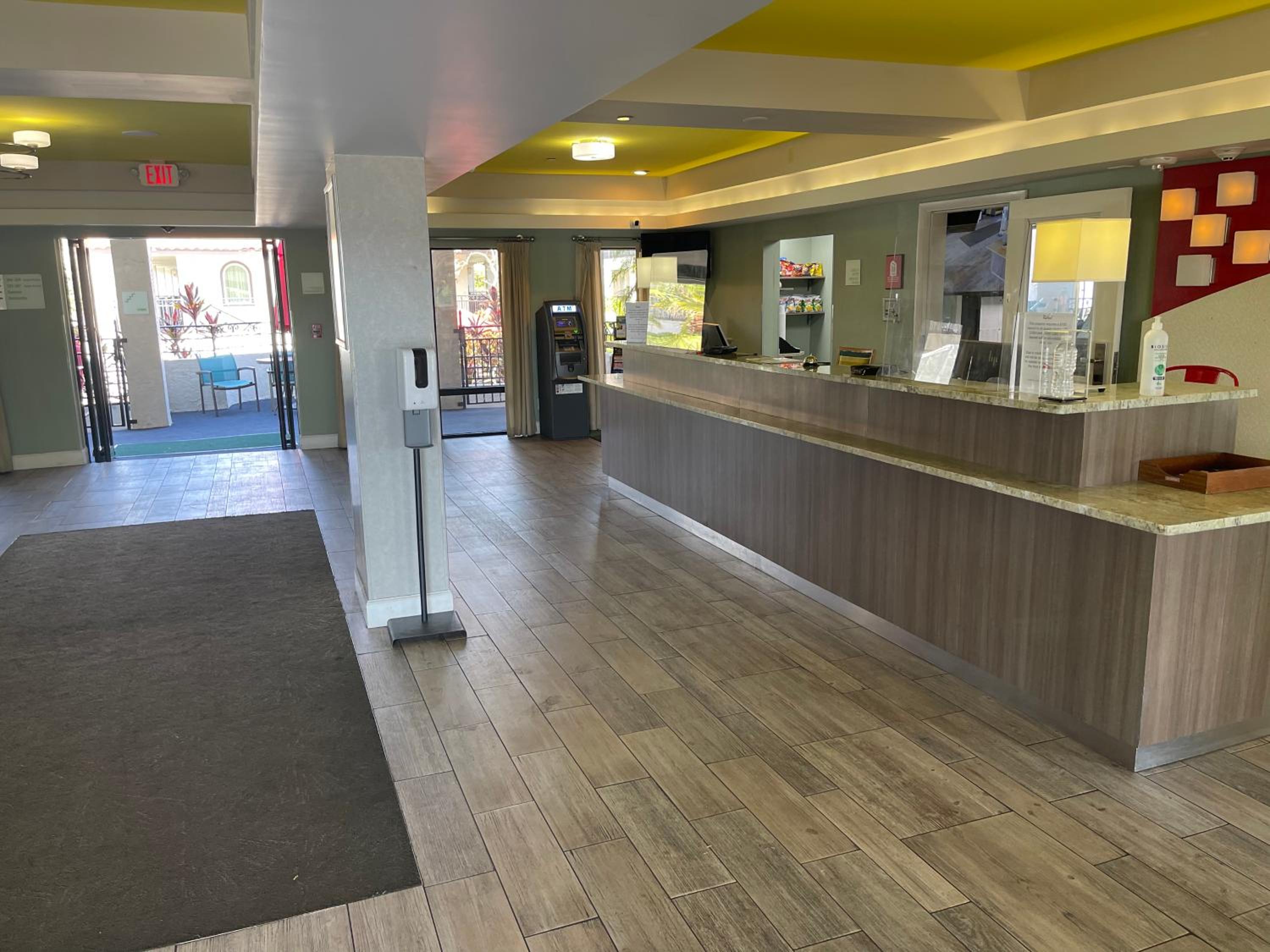 Red Roof Inn PLUS & Suites Tampa - Busch Gardens, Photo 37