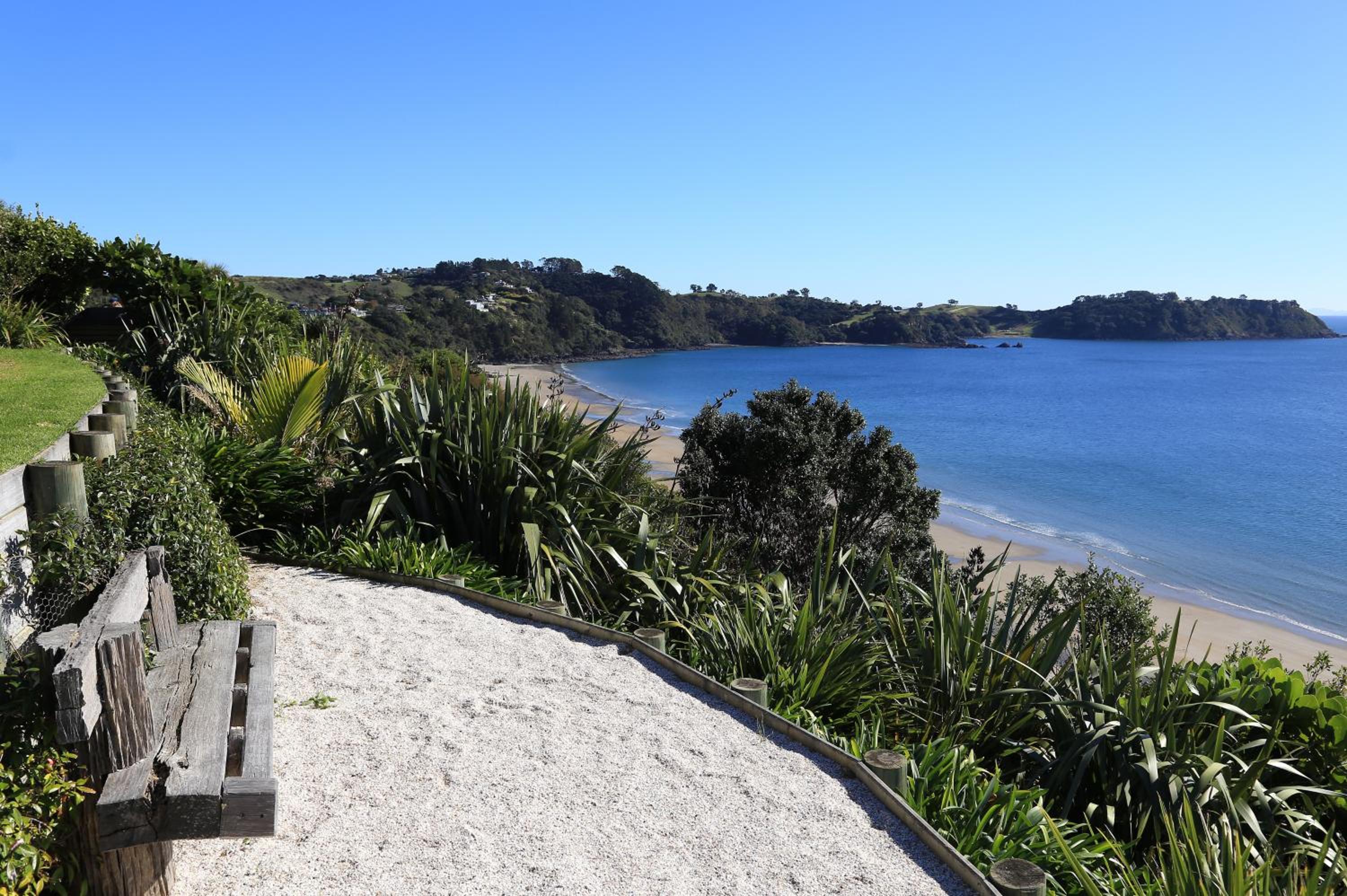 The Pah - Stay Waiheke view 3