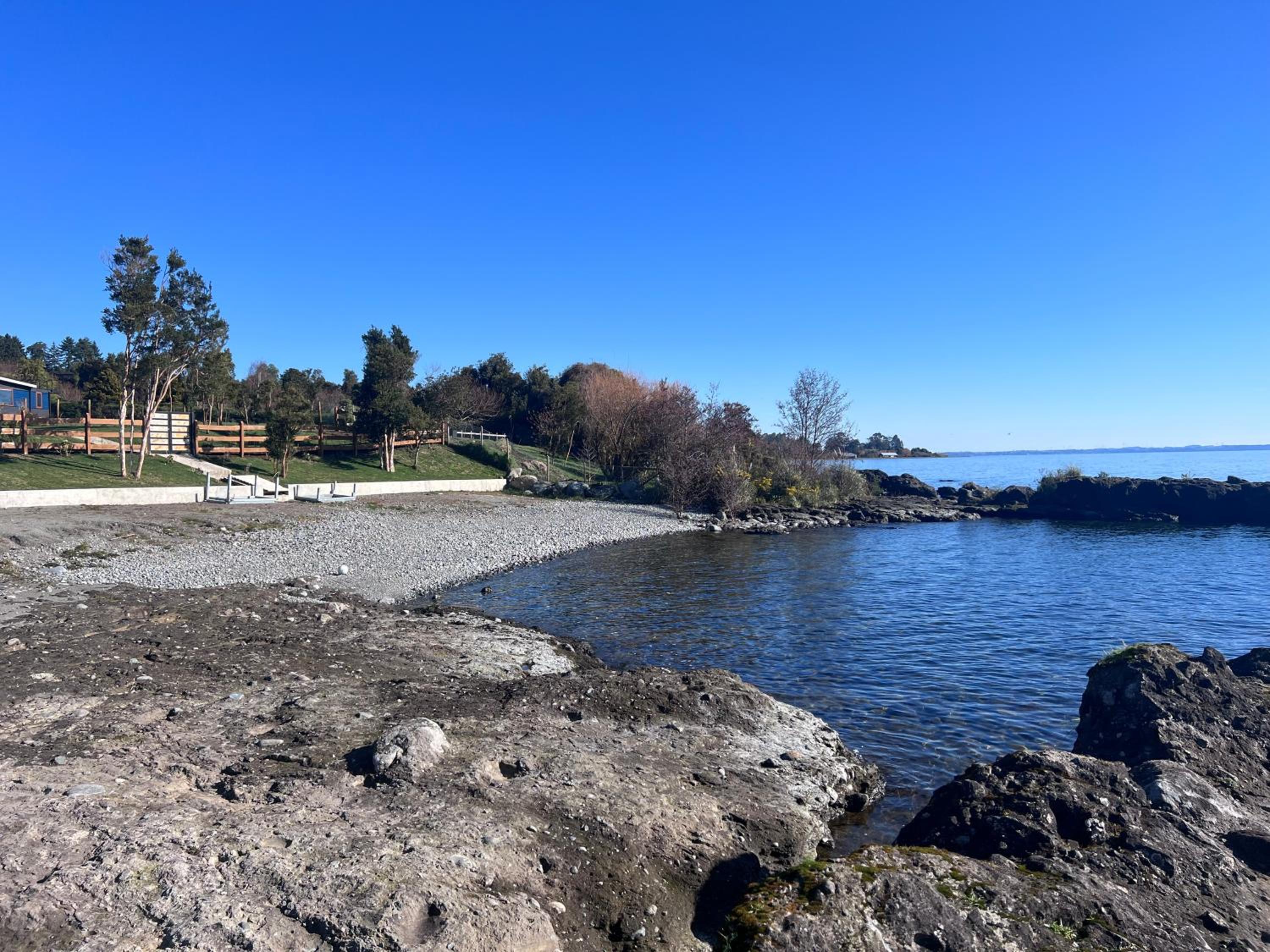 Cabaña Vista Volcanes con acceso al rio y lago