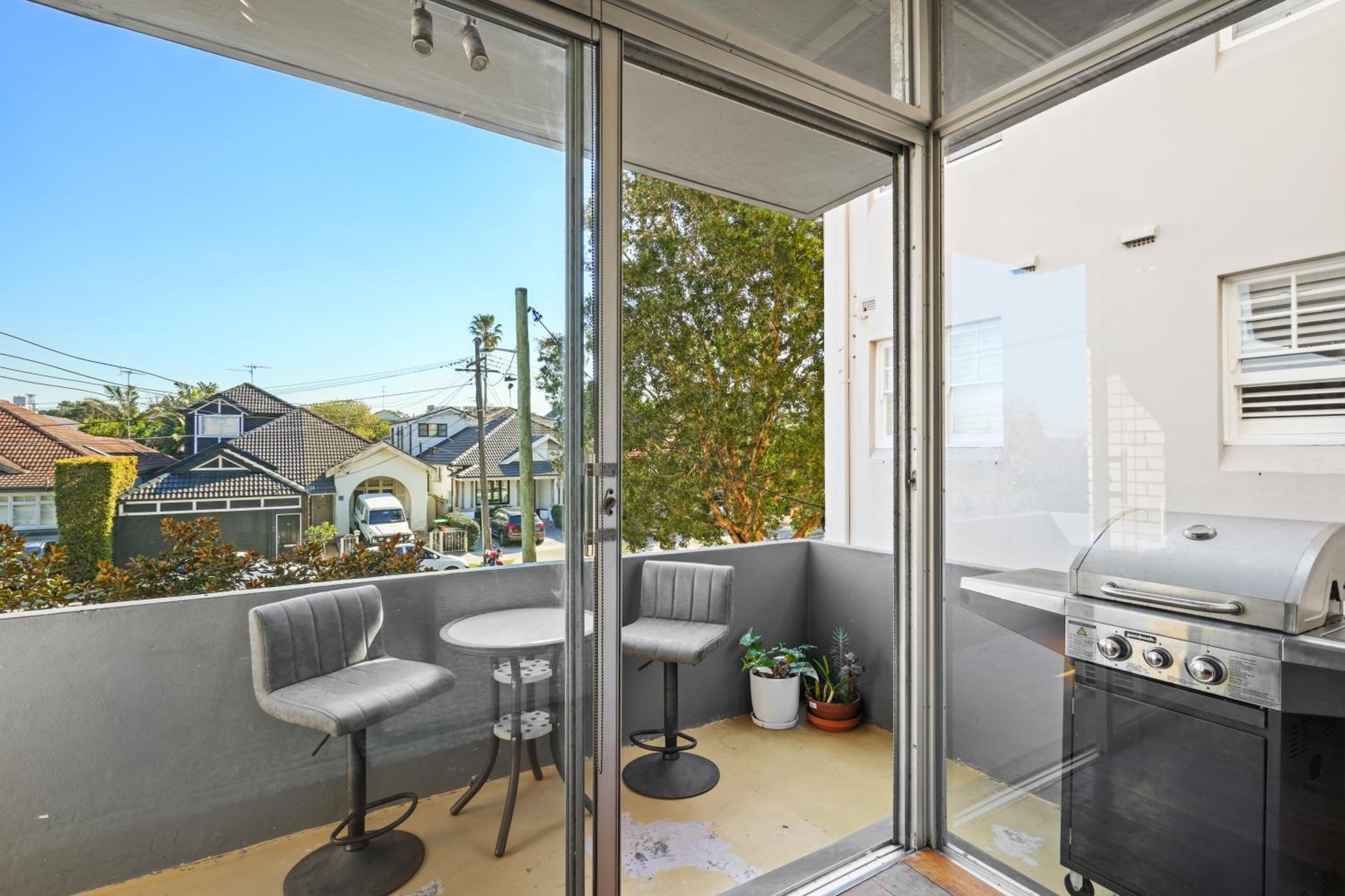 Sunny Bondi Retreat: Beach & Culture Unite!