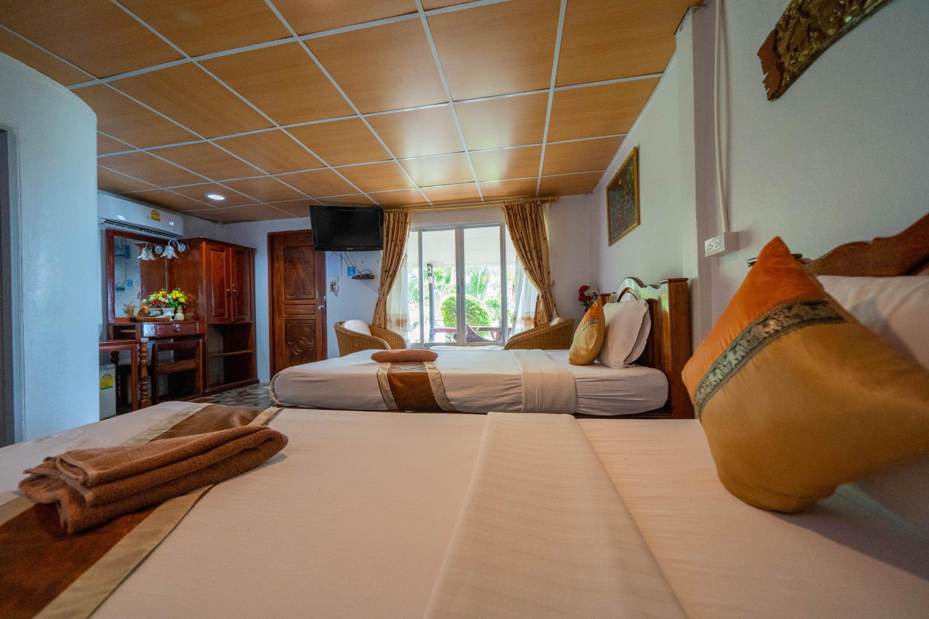Tongta Phaview Resort