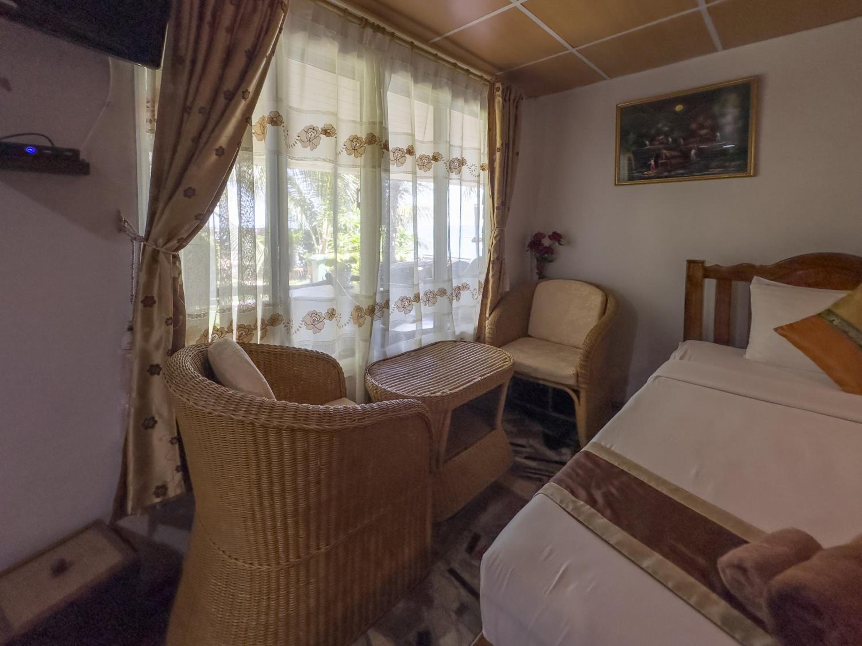 Tongta Phaview Resort