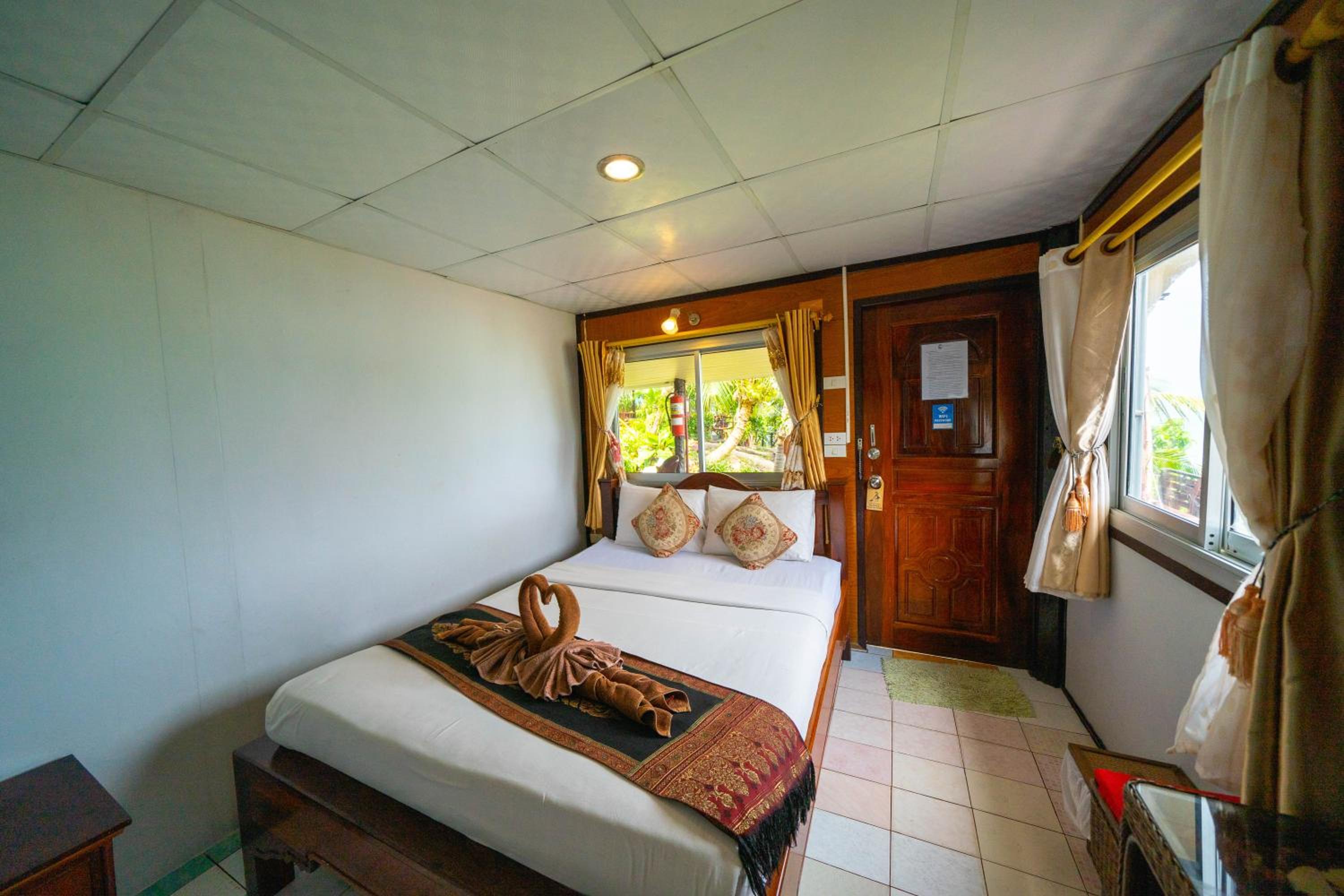 Tongta Phaview Resort