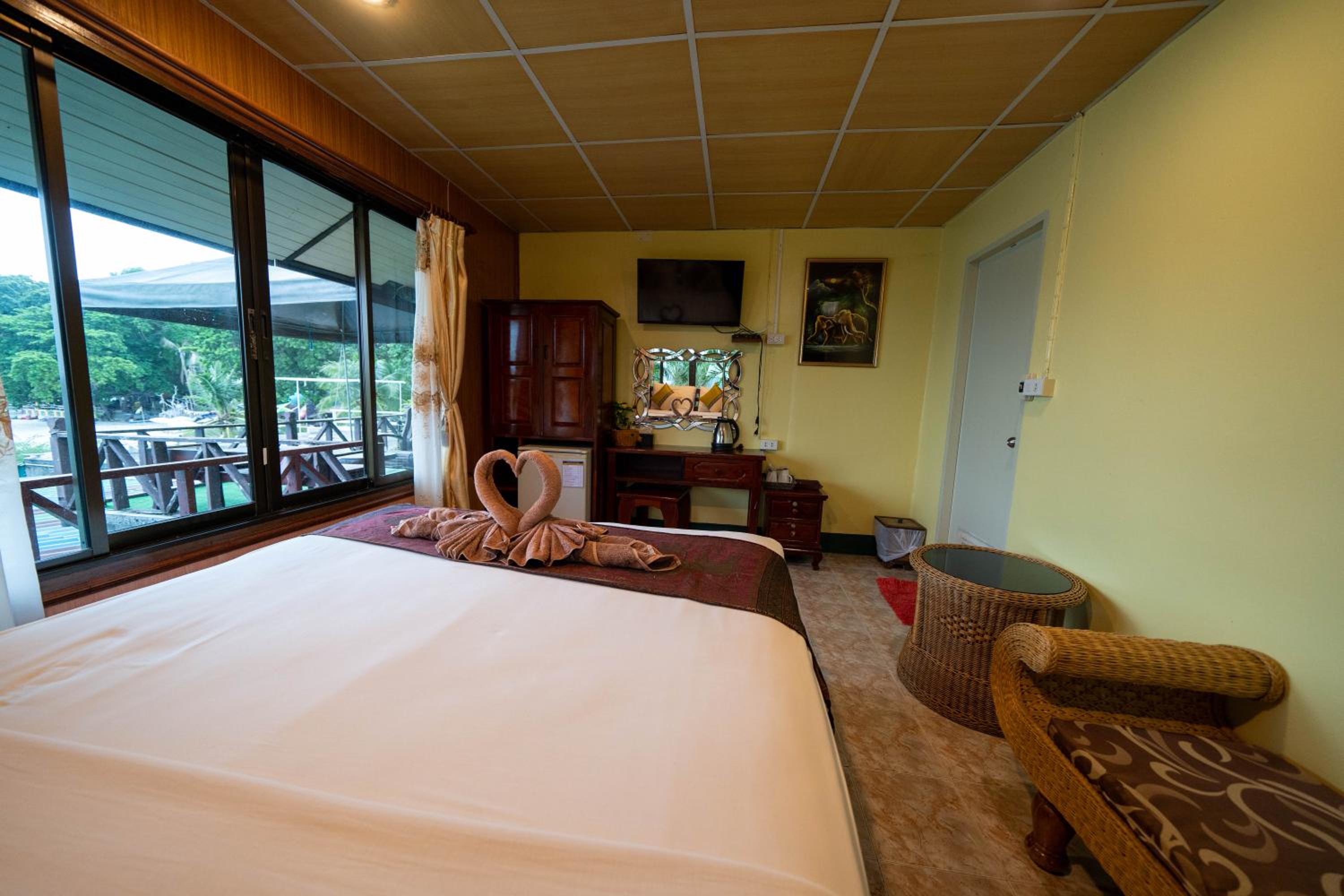 Tongta Phaview Resort