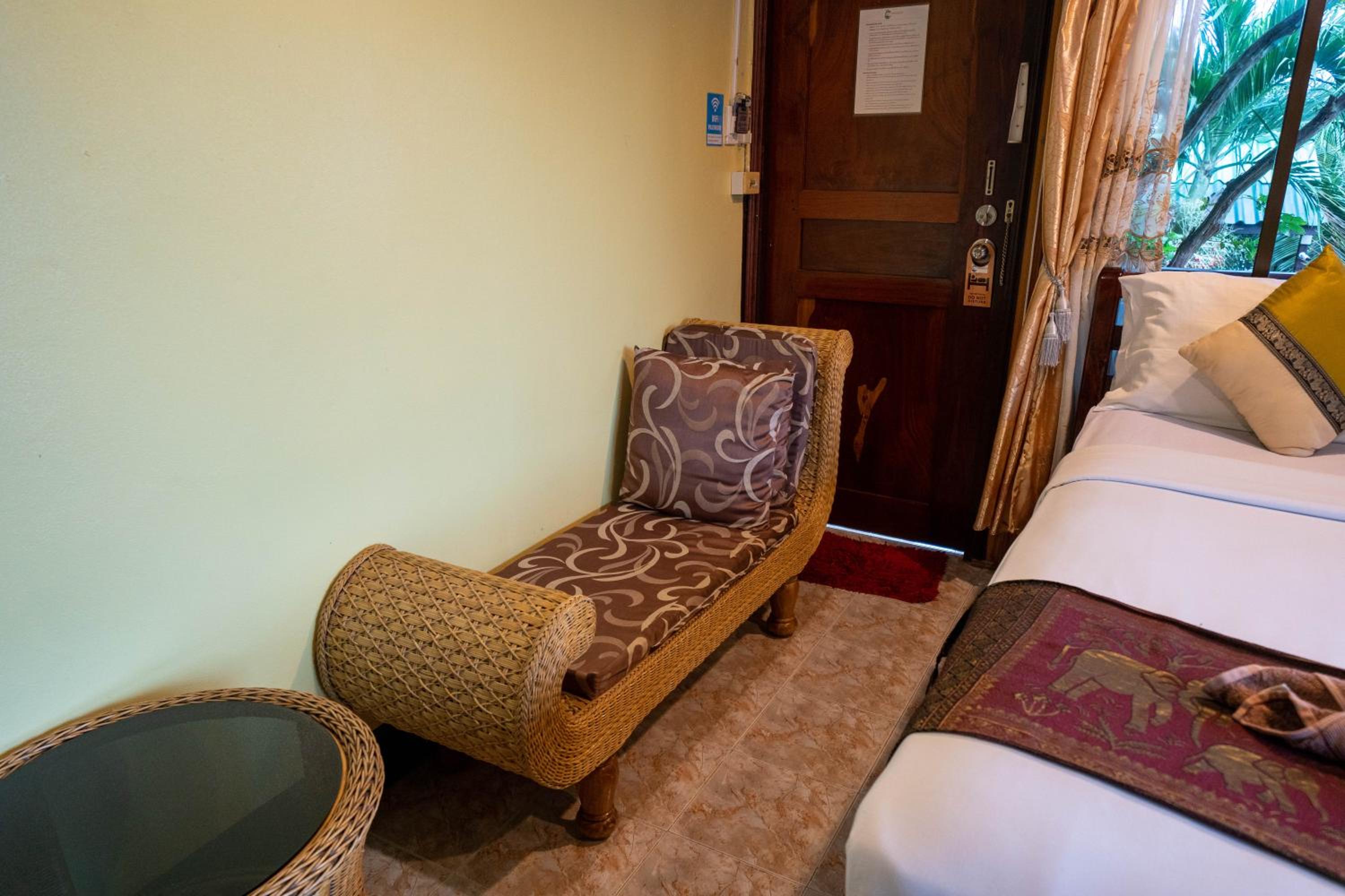 Tongta Phaview Resort