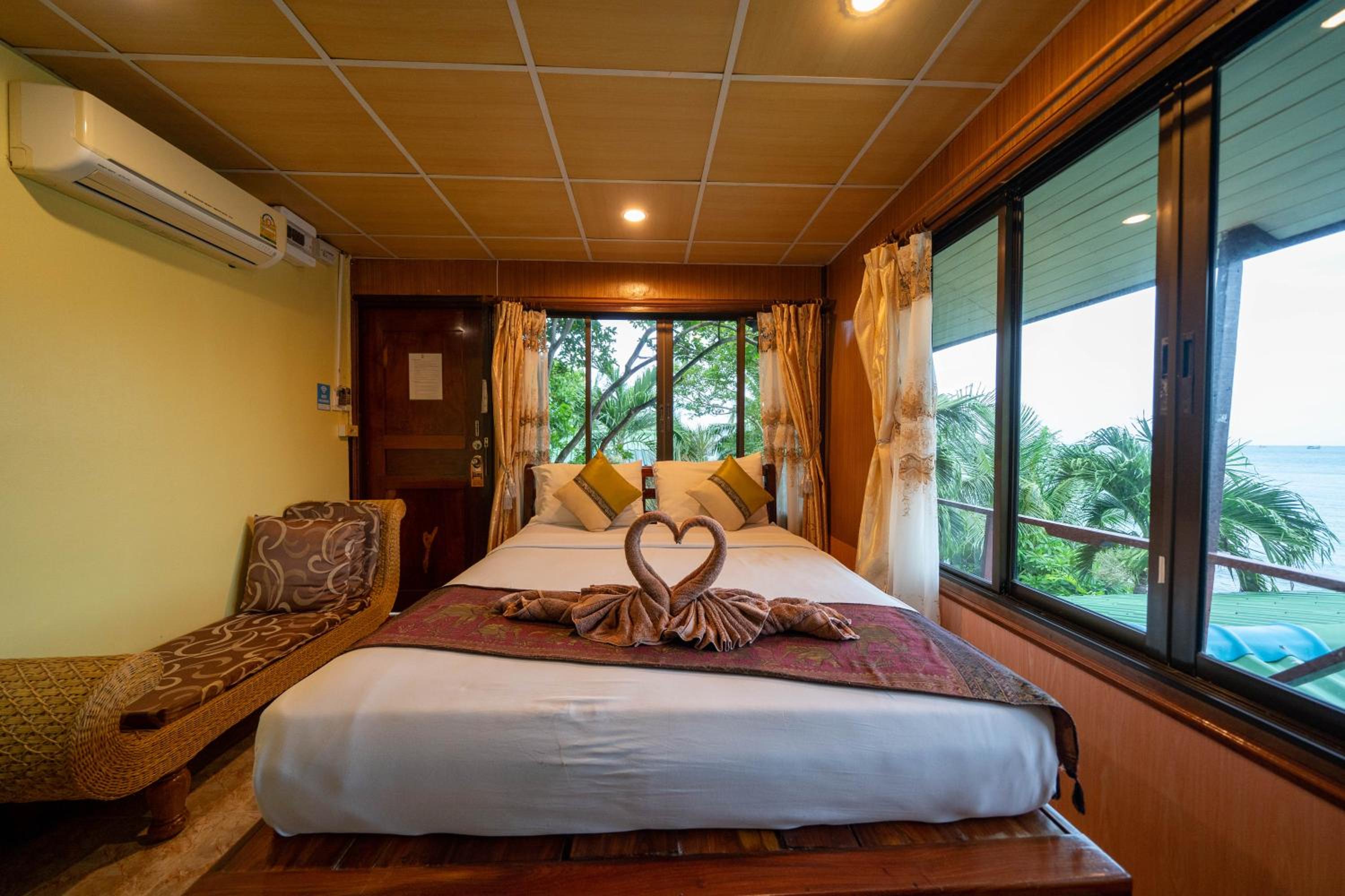 Tongta Phaview Resort