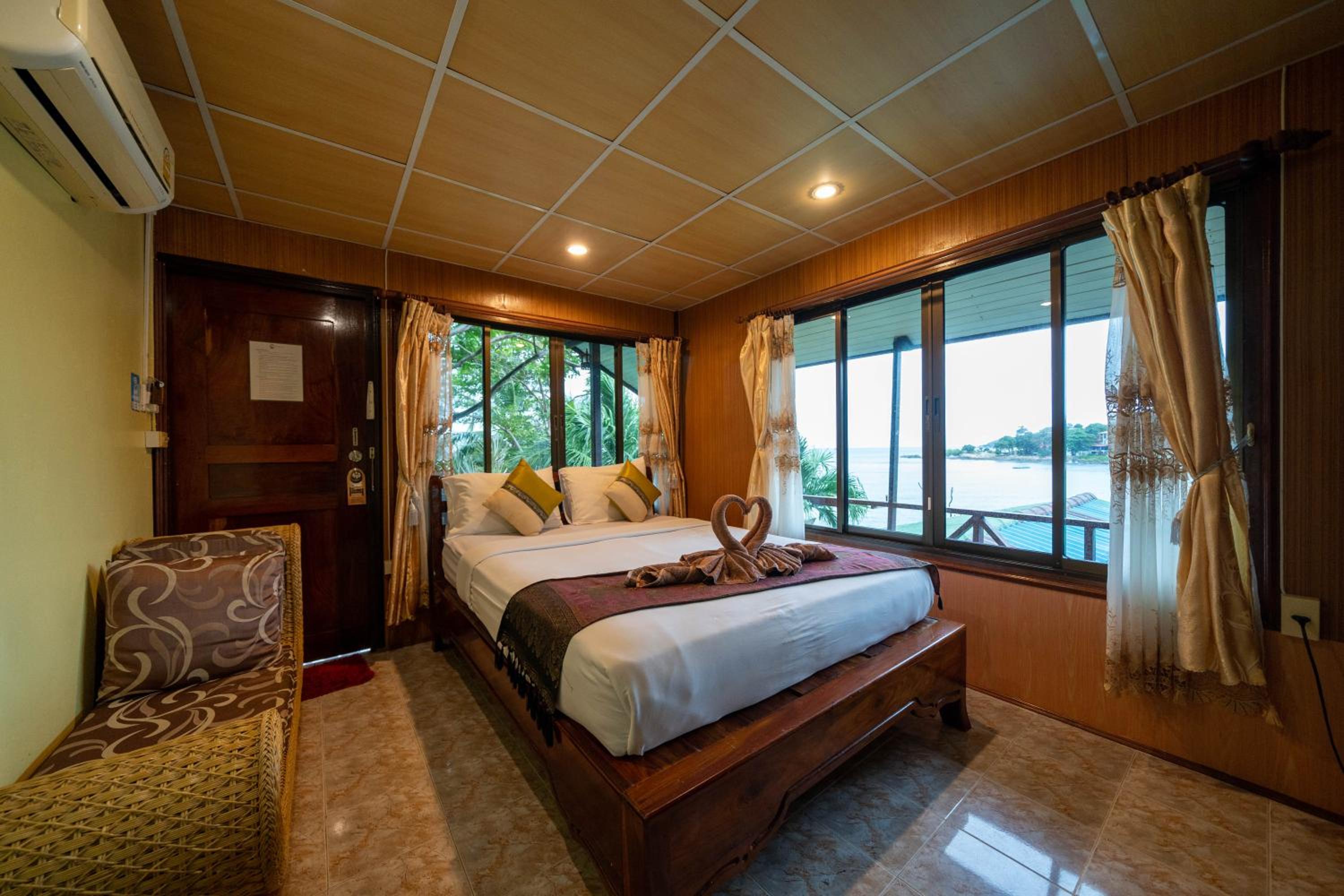 Tongta Phaview Resort