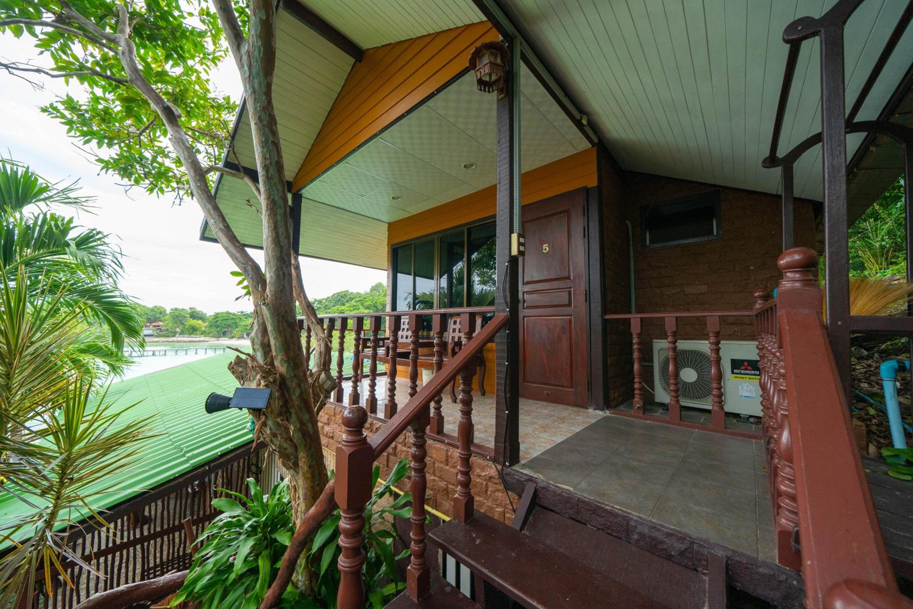 Tongta Phaview Resort