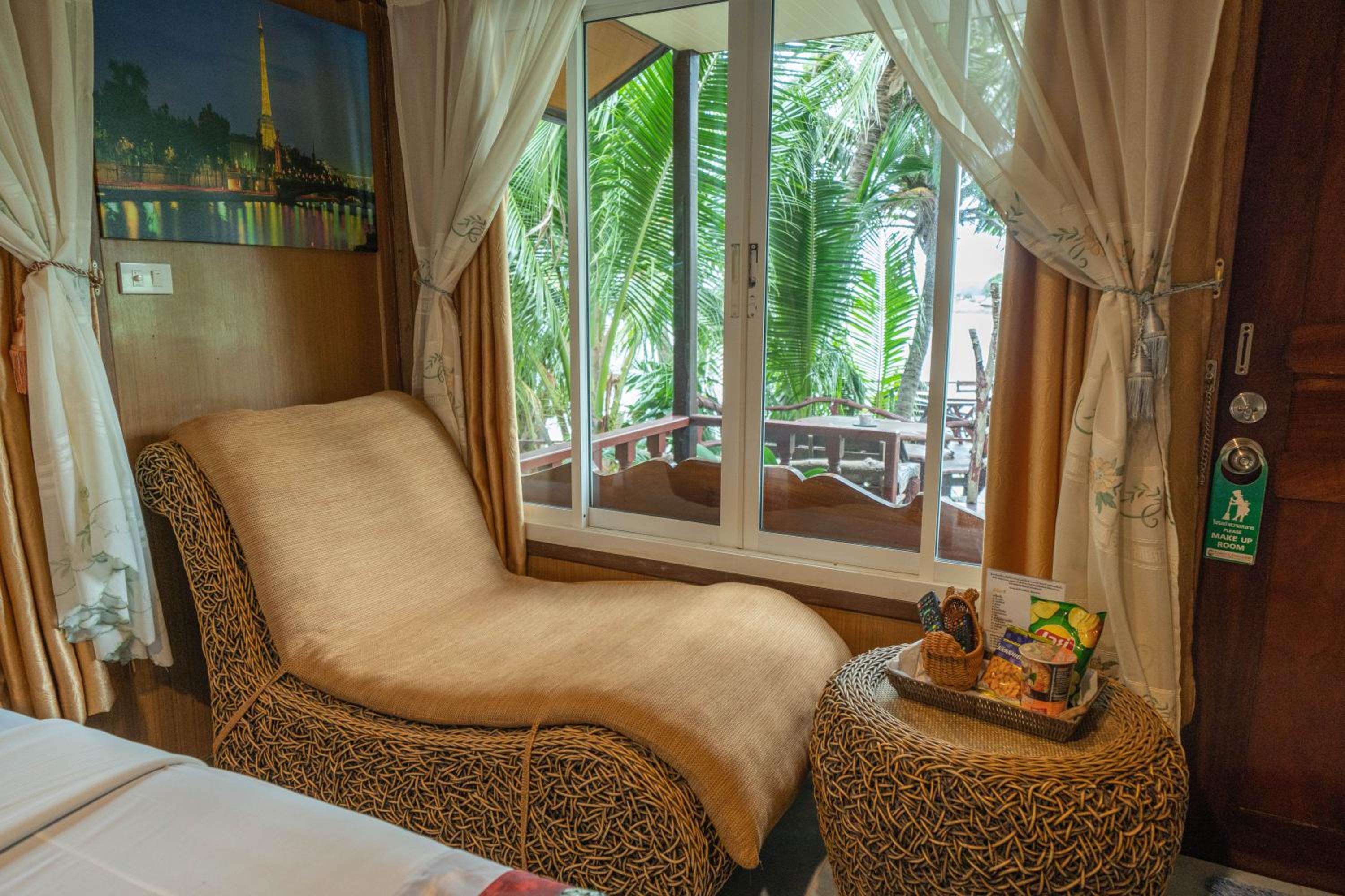 Tongta Phaview Resort