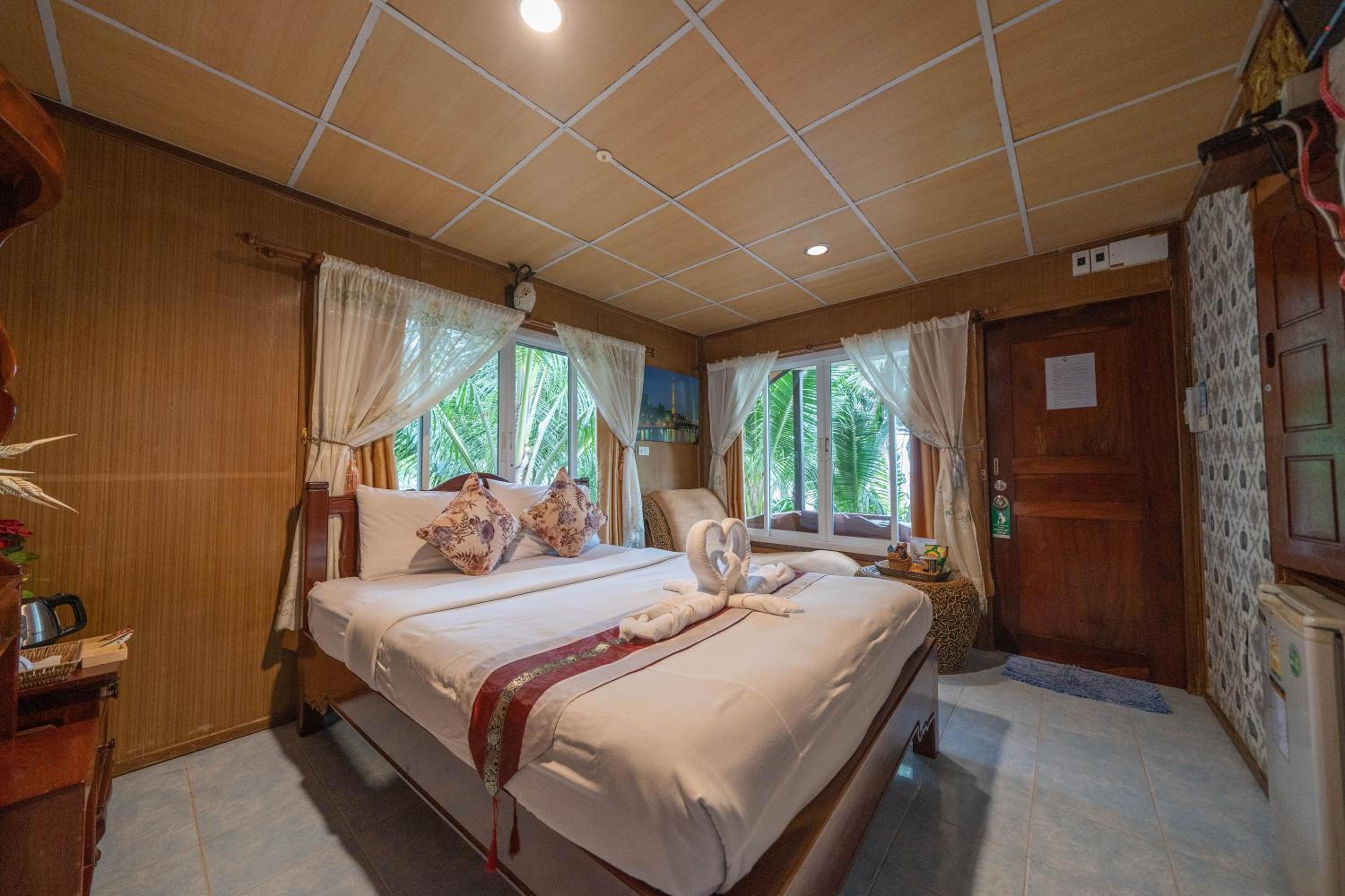 Tongta Phaview Resort