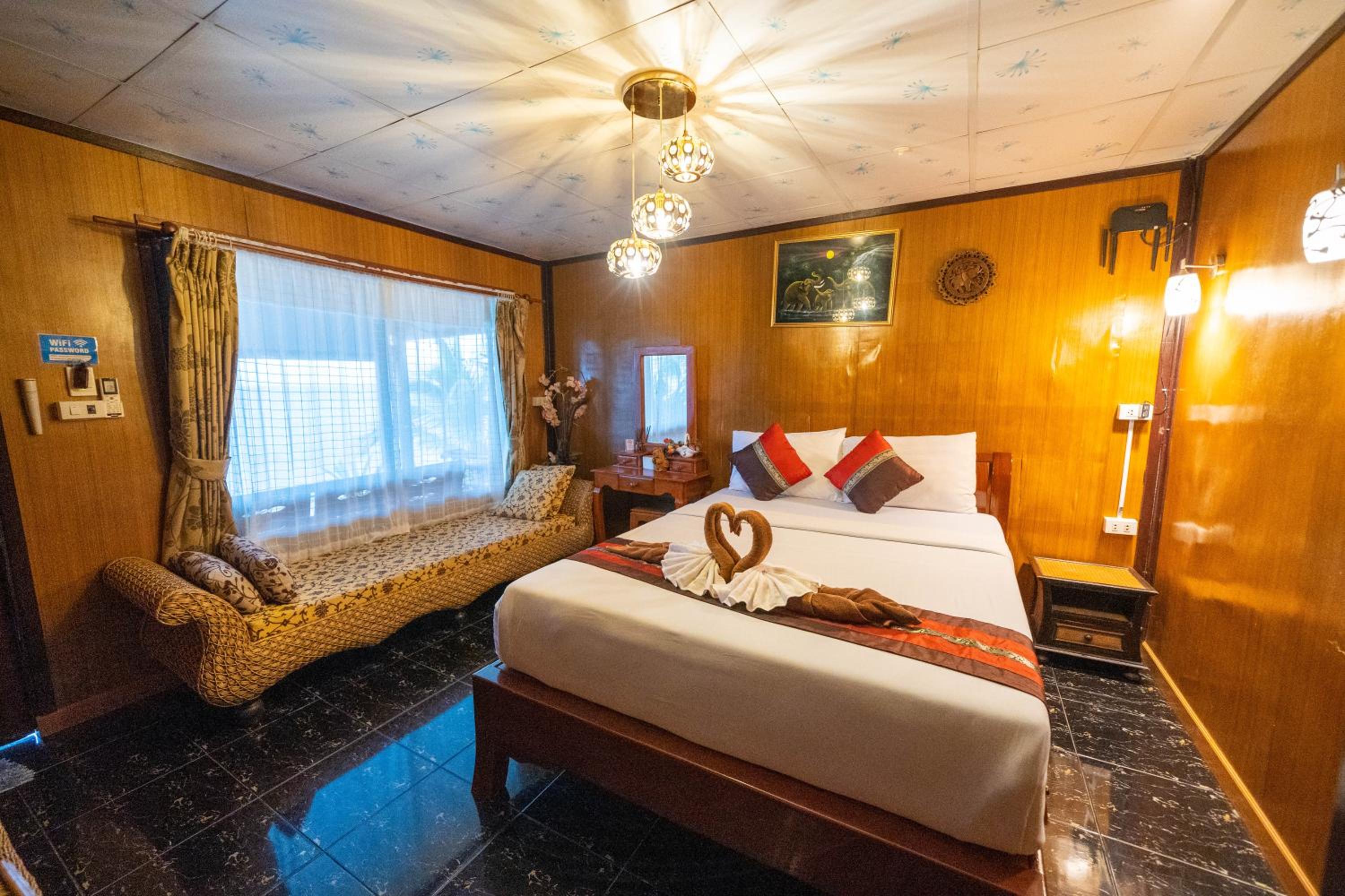 Tongta Phaview Resort