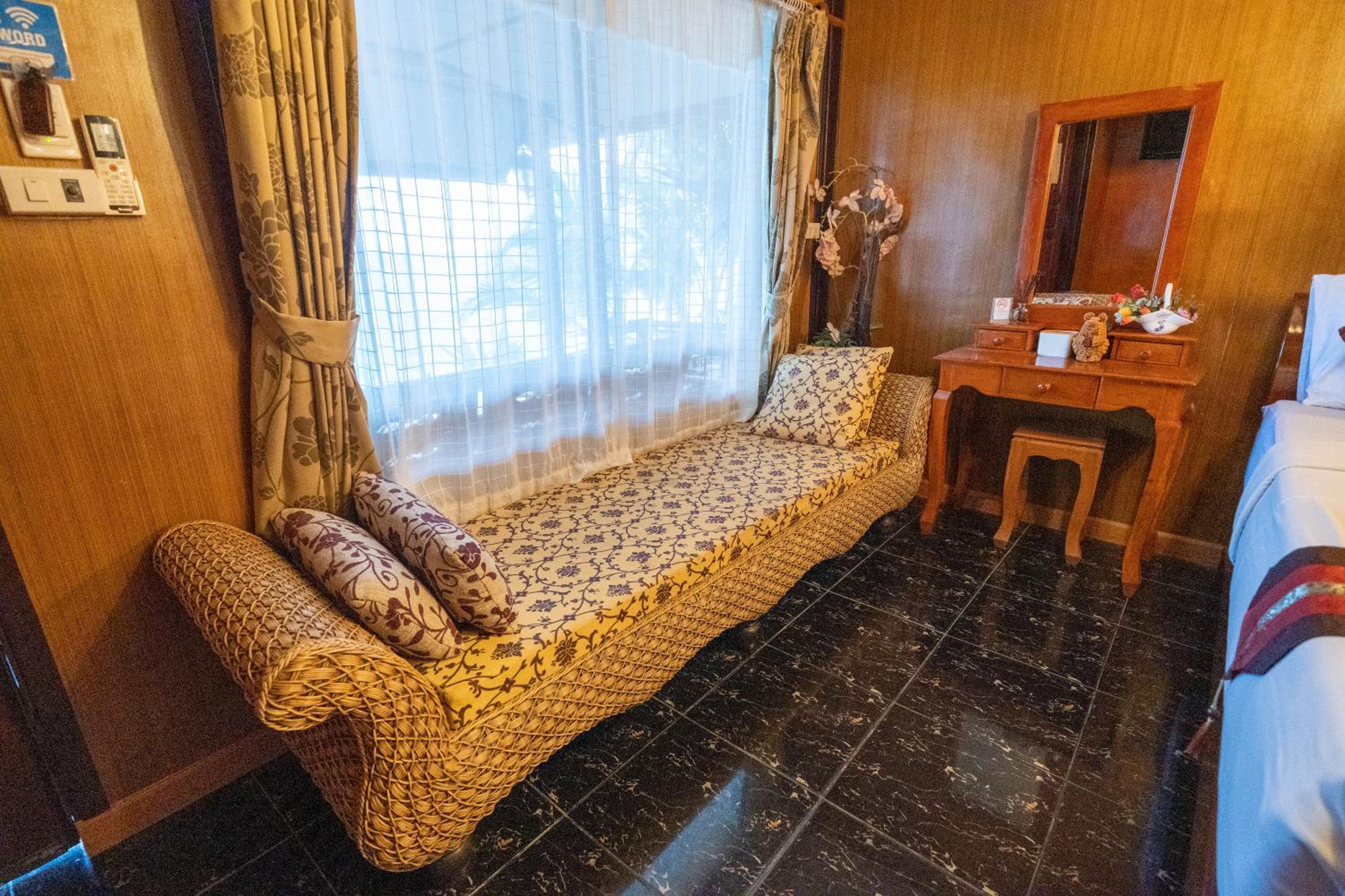 Tongta Phaview Resort