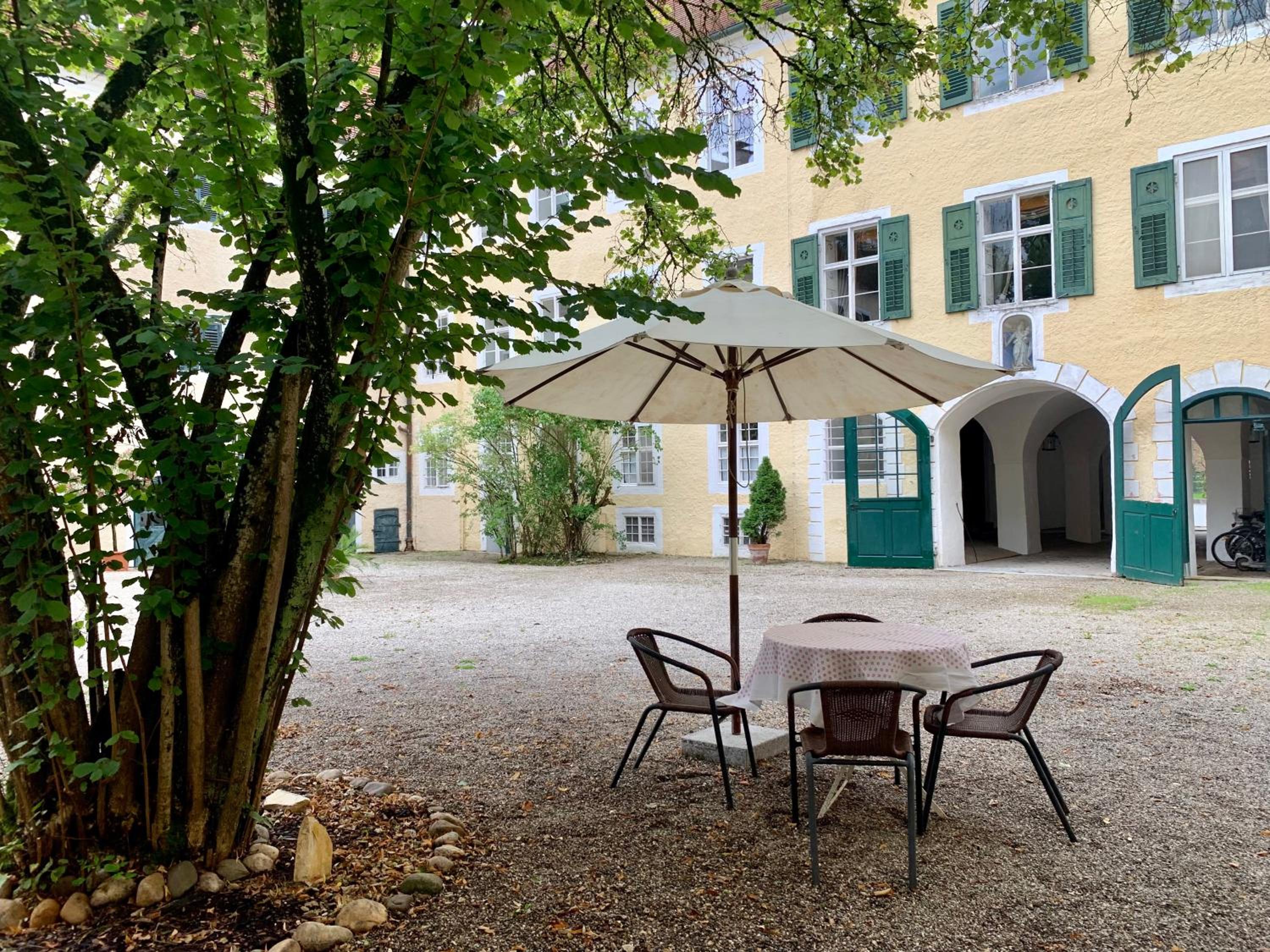 Wohnen im Wasserschloss Sandizell
