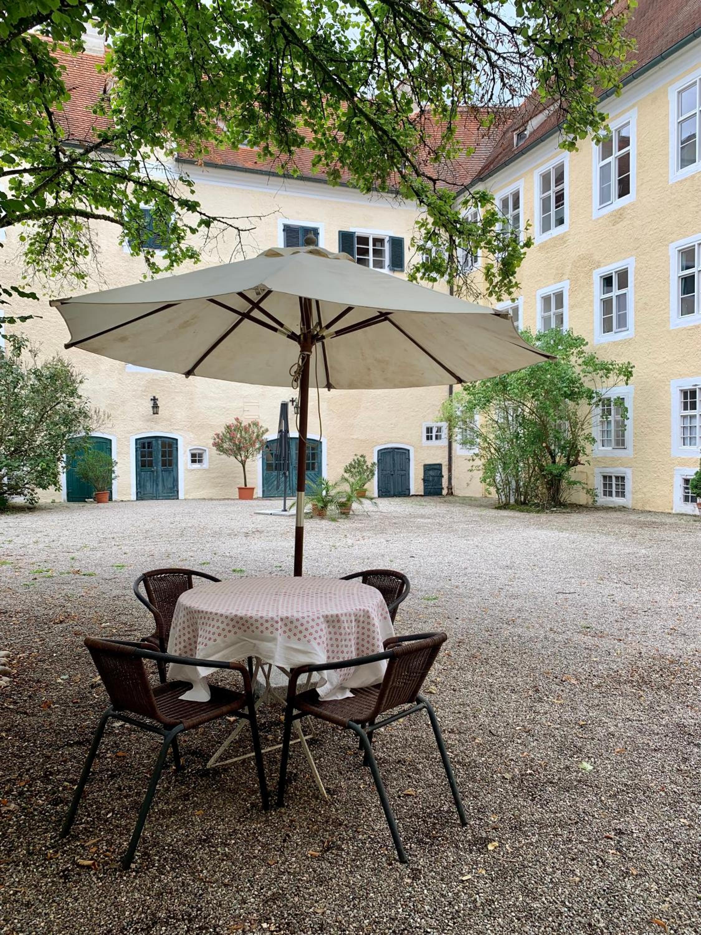Wohnen im Wasserschloss Sandizell