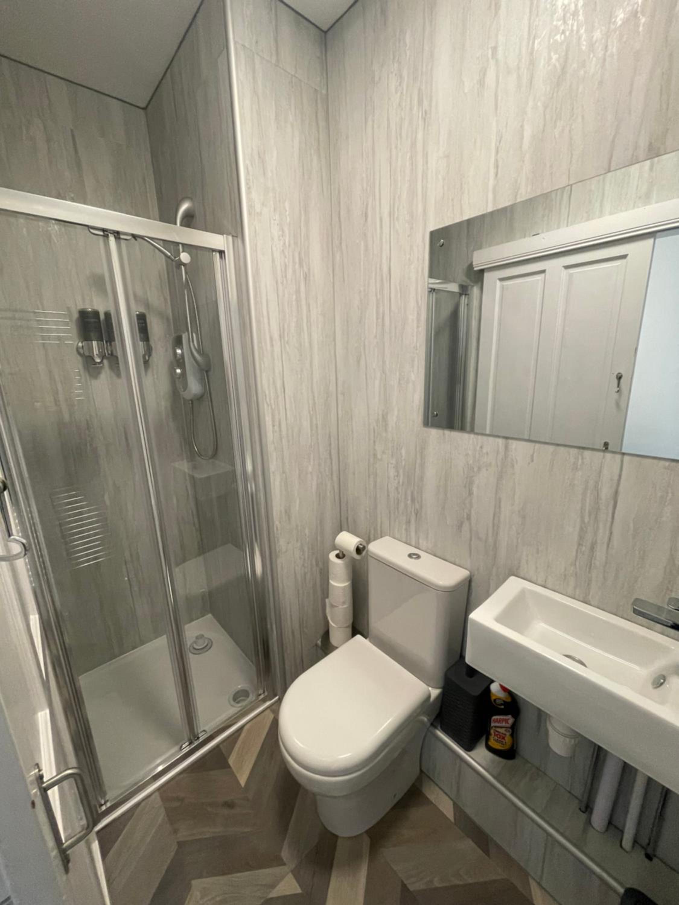 Crown àros beag, Ultra City Central 2 bedroom apartment with free parking onsite view 5