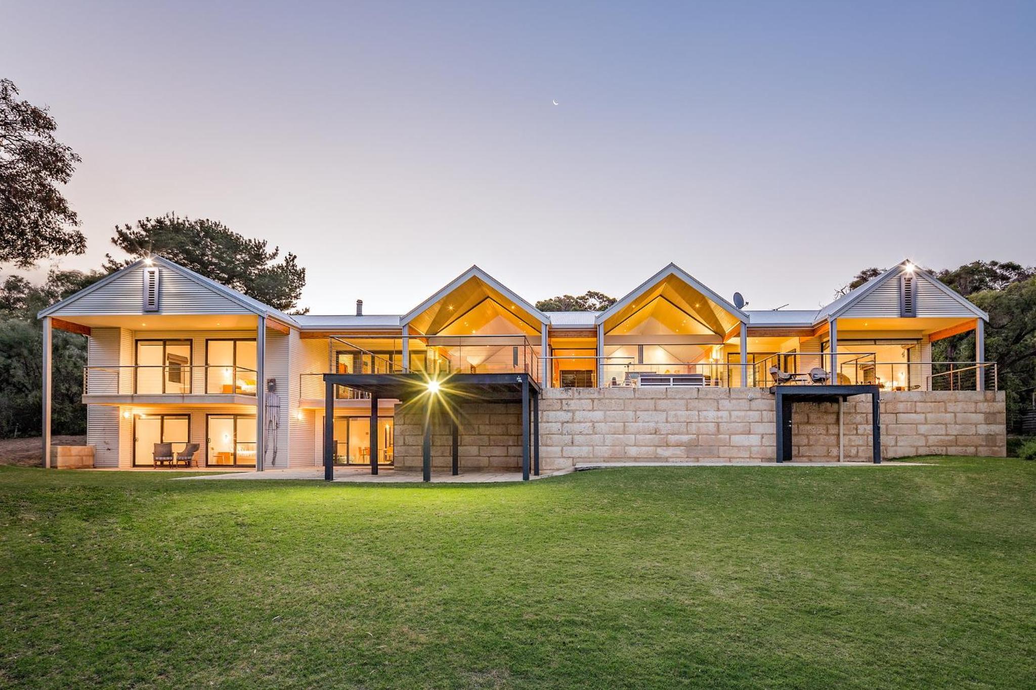 Bunkers Beach House I Private Properties