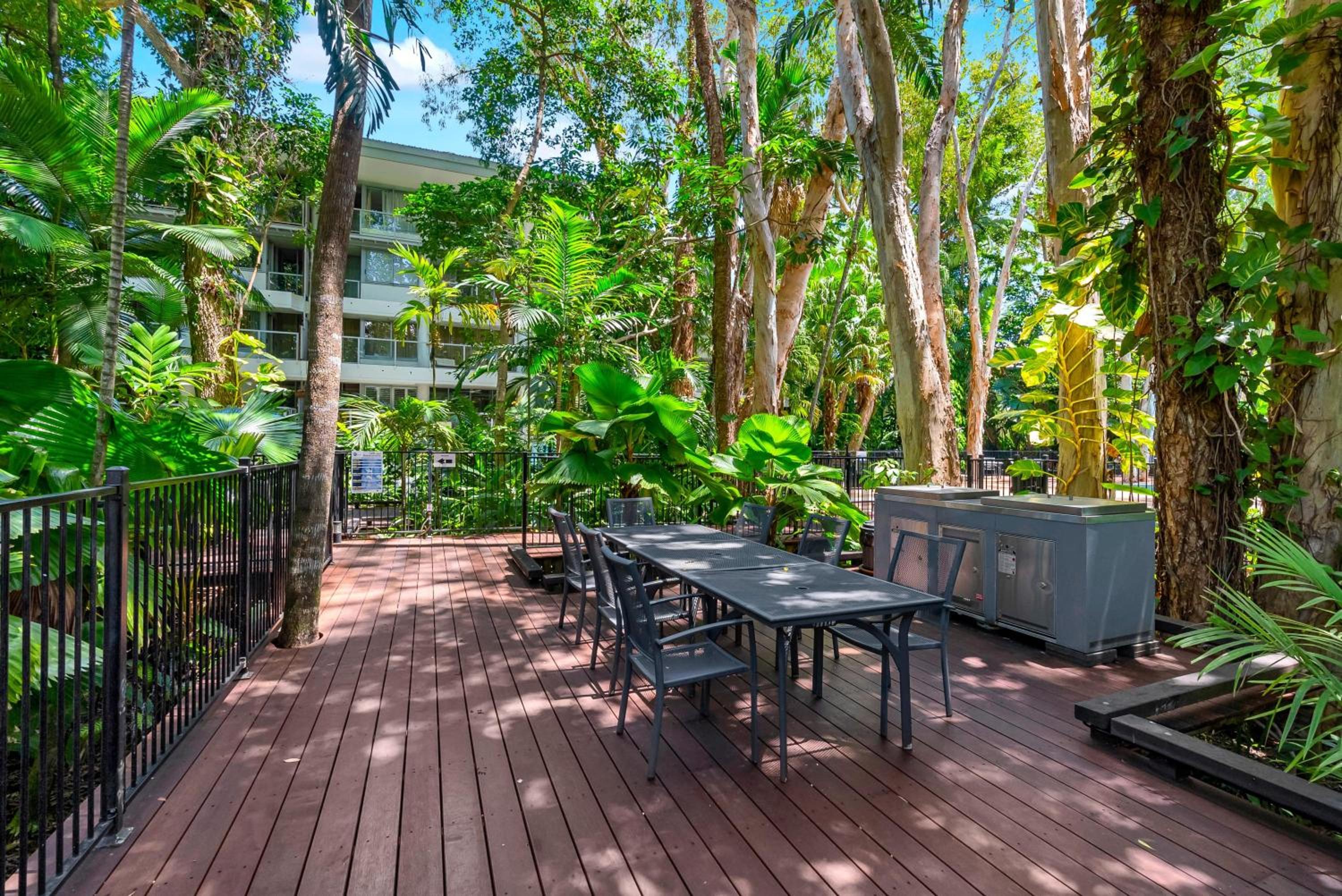 Hotel Drift 3205 Beachfront Accomodation