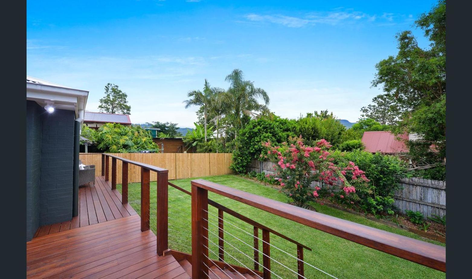Queenberry Cottage - Jacuzzi, Village Location & 10 Mins To Beach