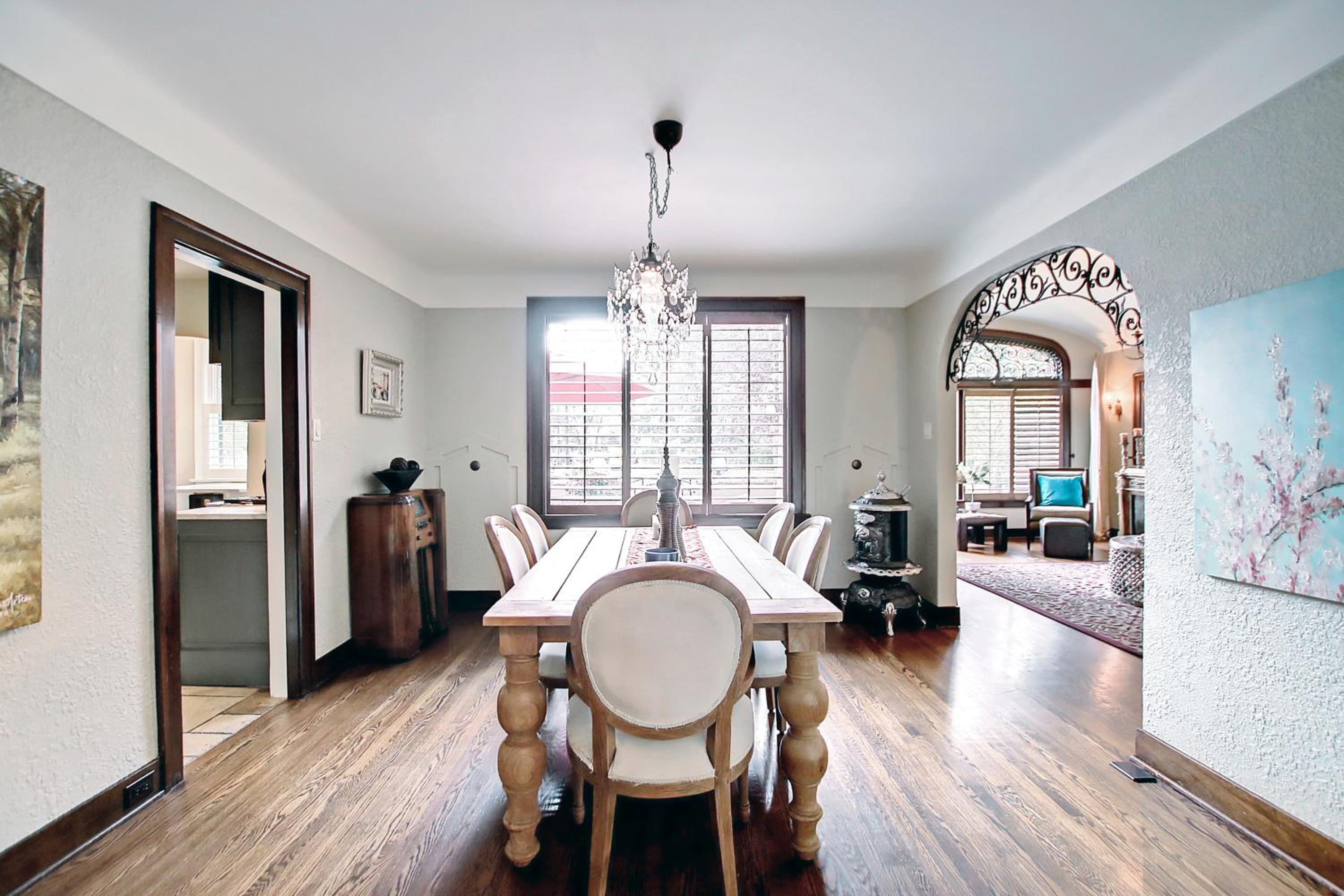 Stunning Historical Landmark in Elbow Park