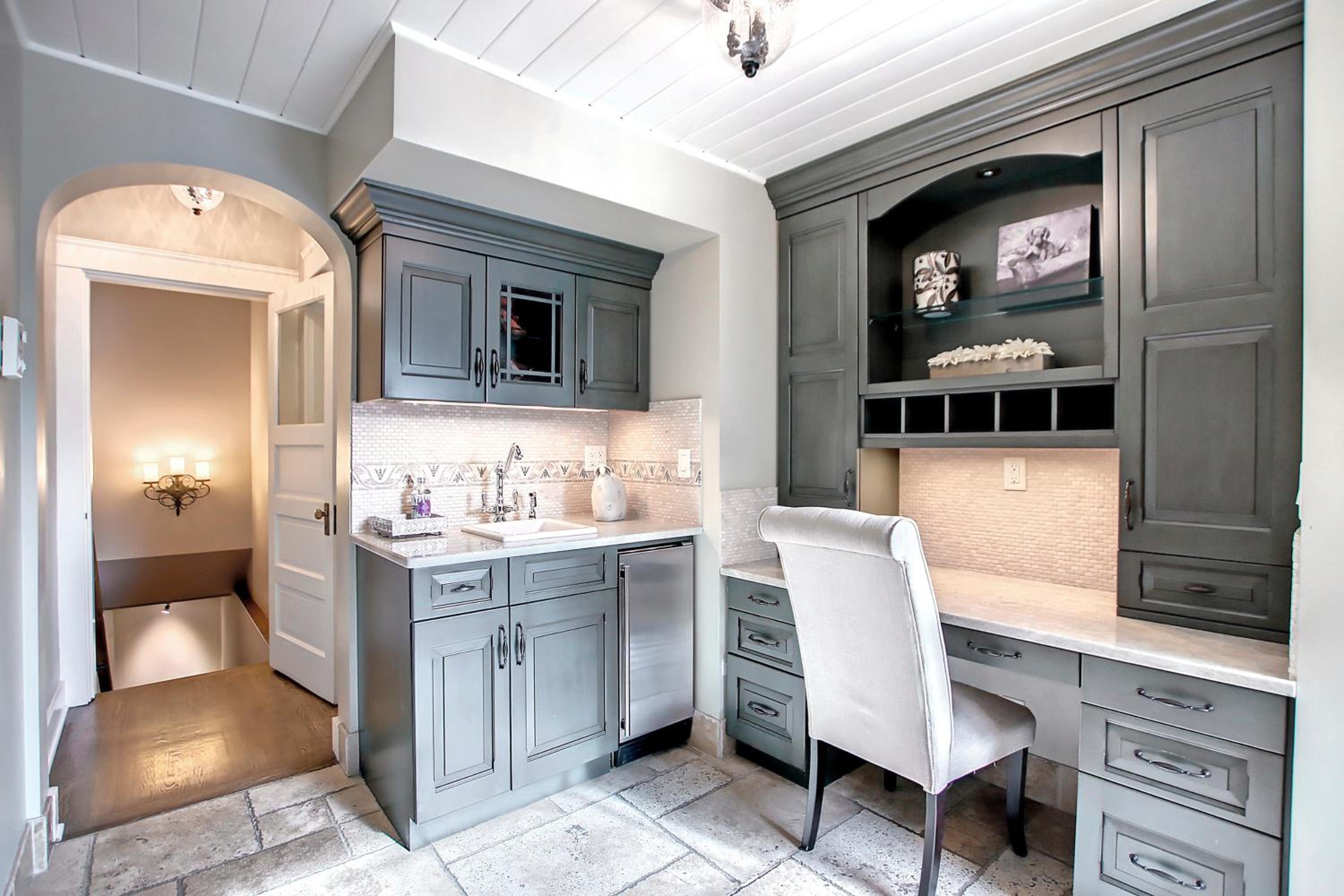 Stunning Historical Landmark in Elbow Park