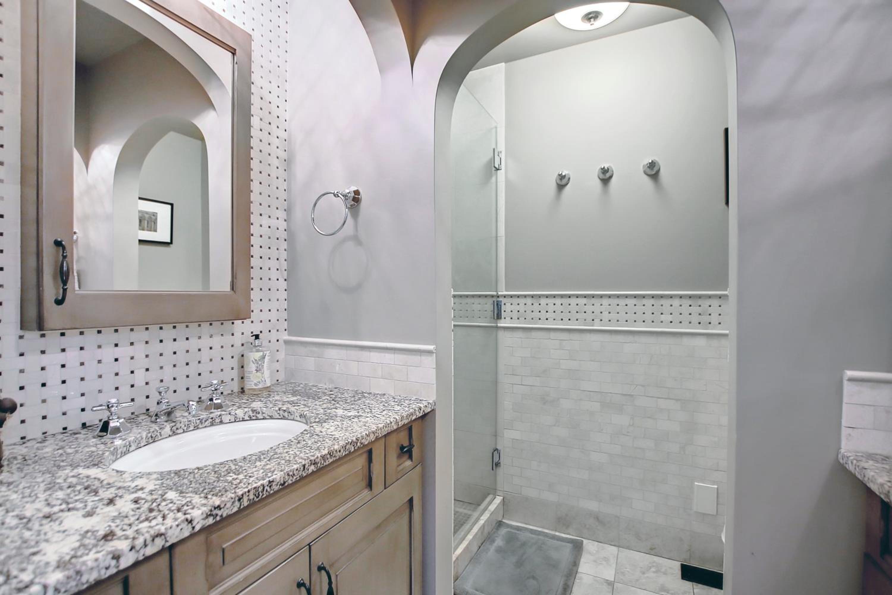 Stunning Historical Landmark in Elbow Park