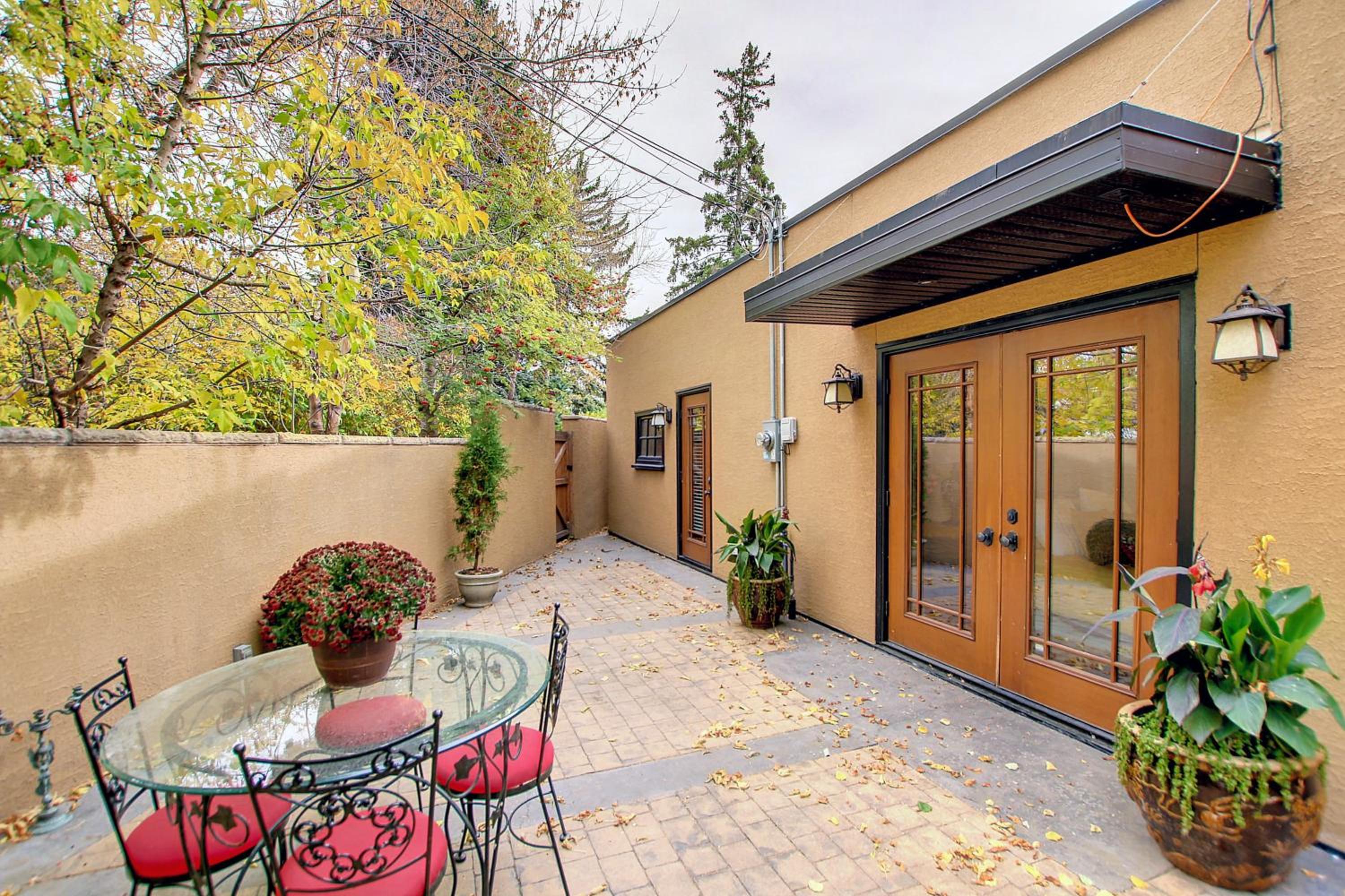 Stunning Historical Landmark in Elbow Park