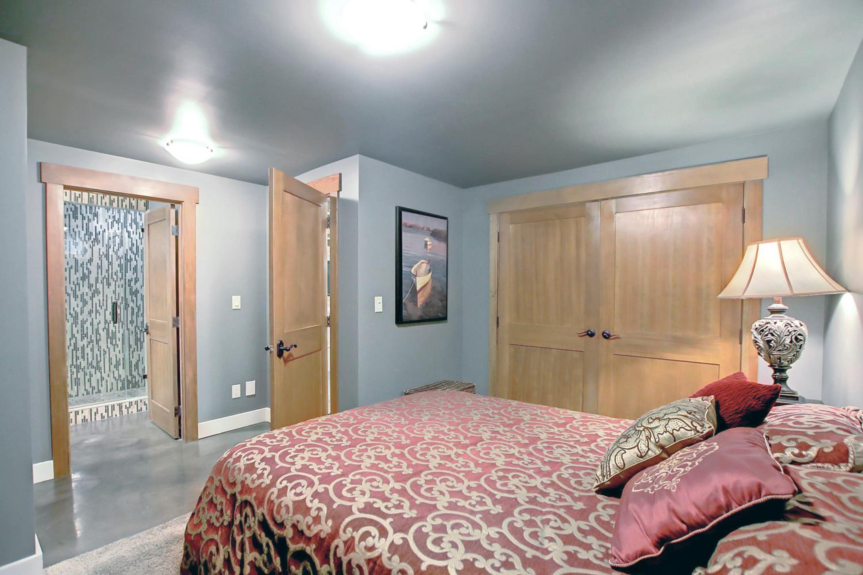 Stunning Historical Landmark in Elbow Park