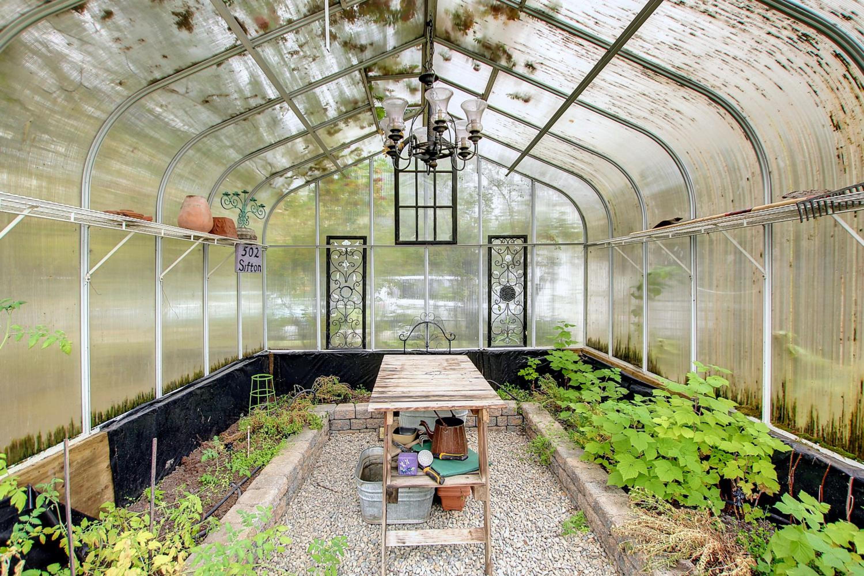 Stunning Historical Landmark in Elbow Park