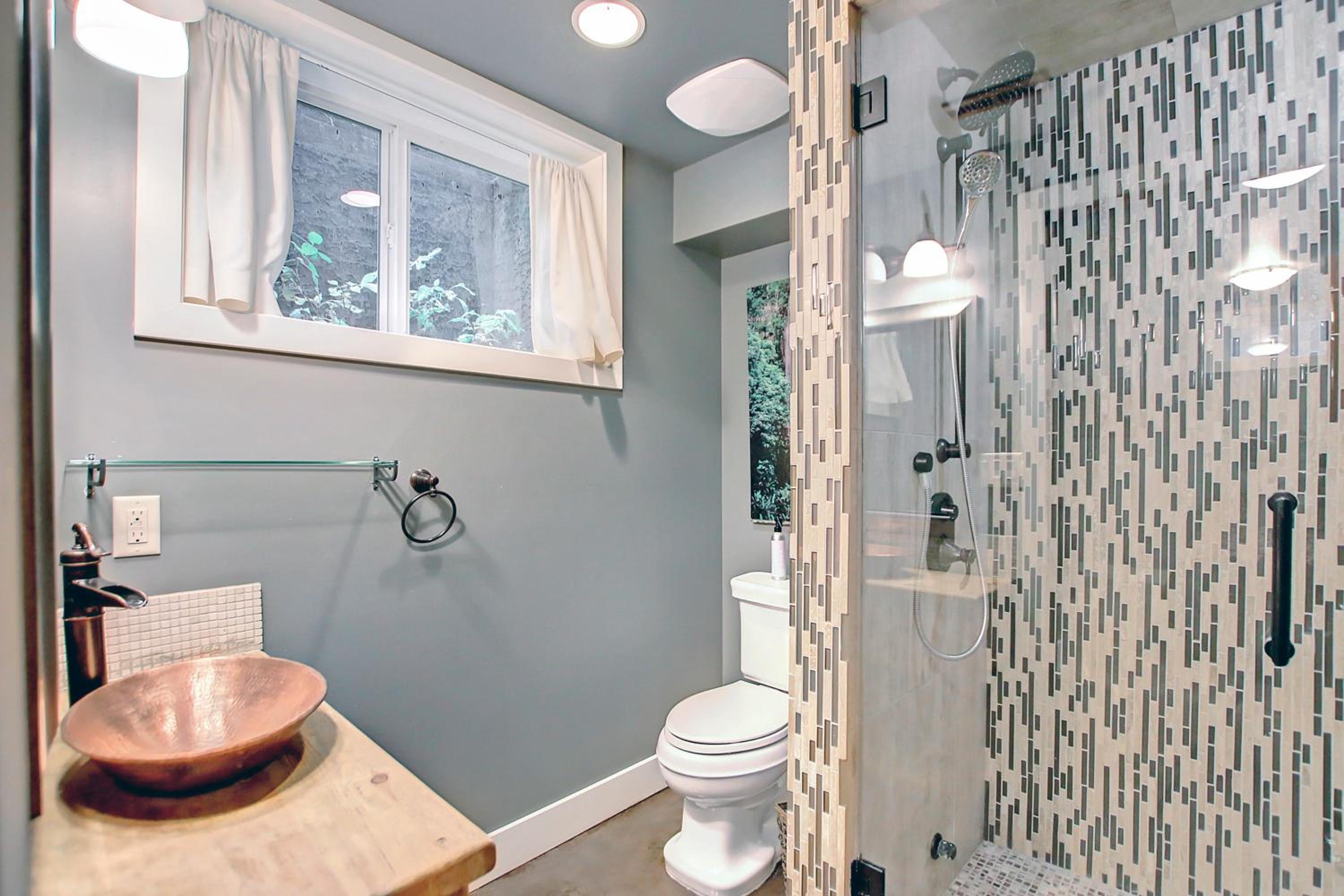 Stunning Historical Landmark in Elbow Park