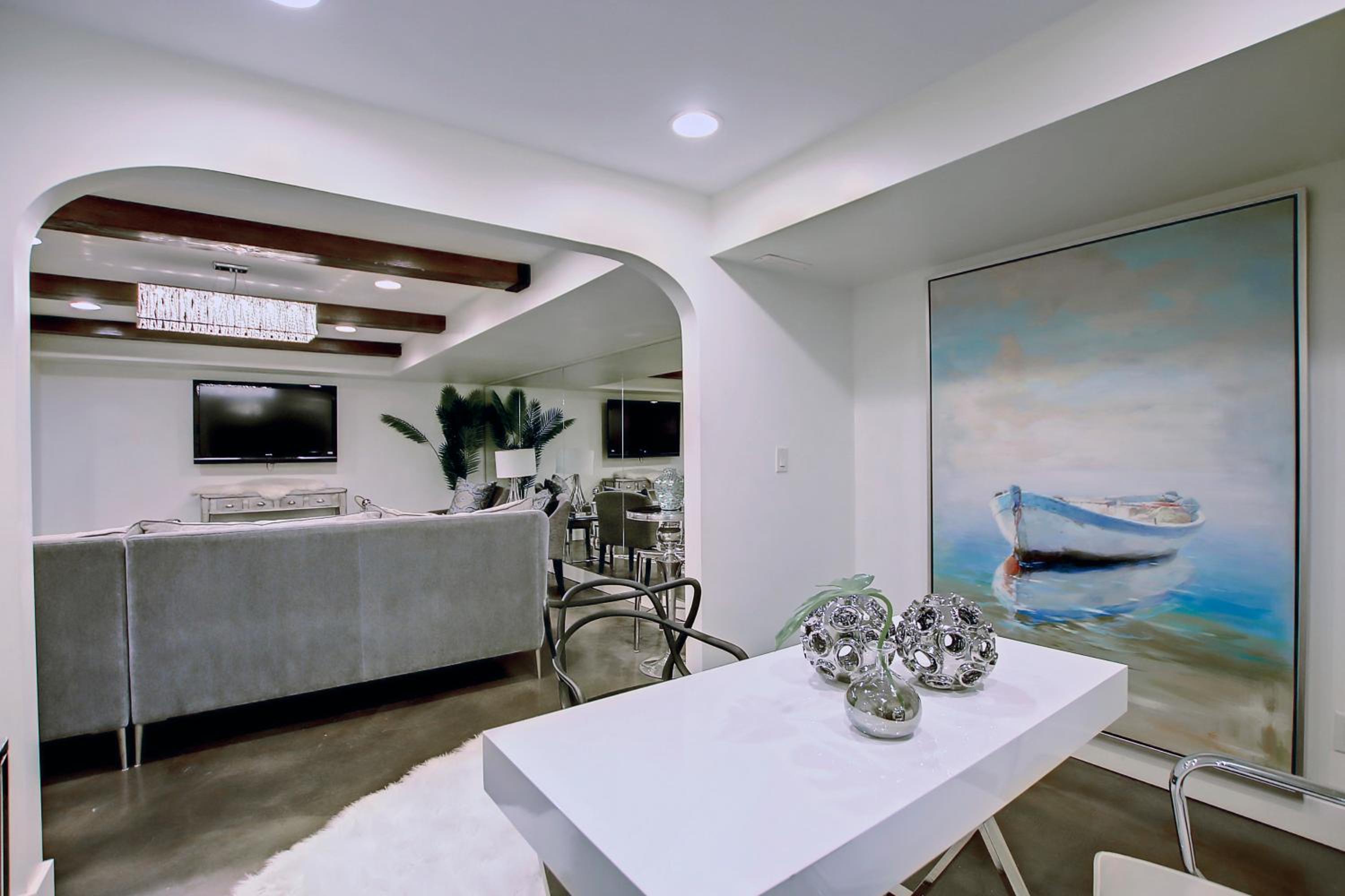 Stunning Historical Landmark in Elbow Park