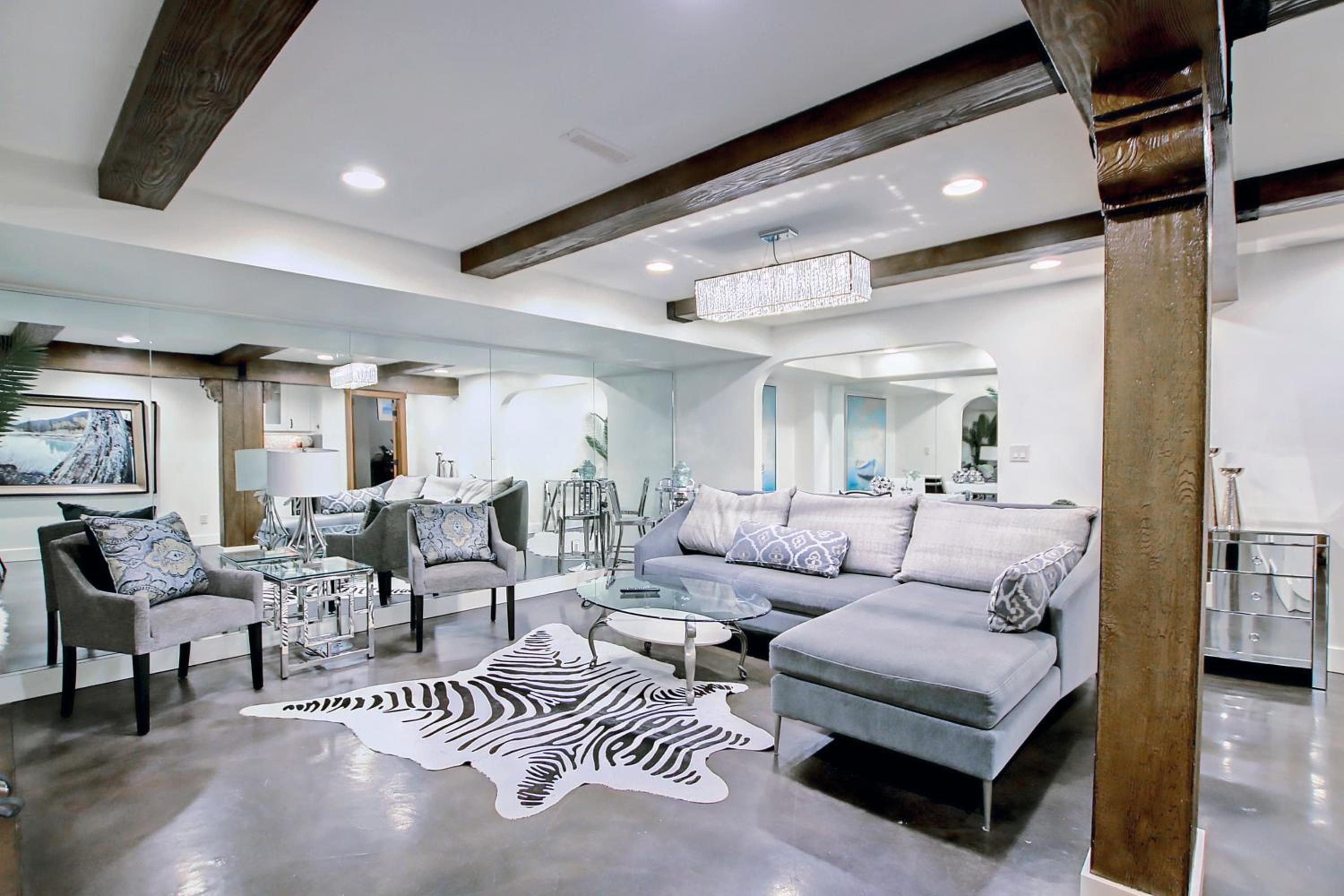 Stunning Historical Landmark in Elbow Park