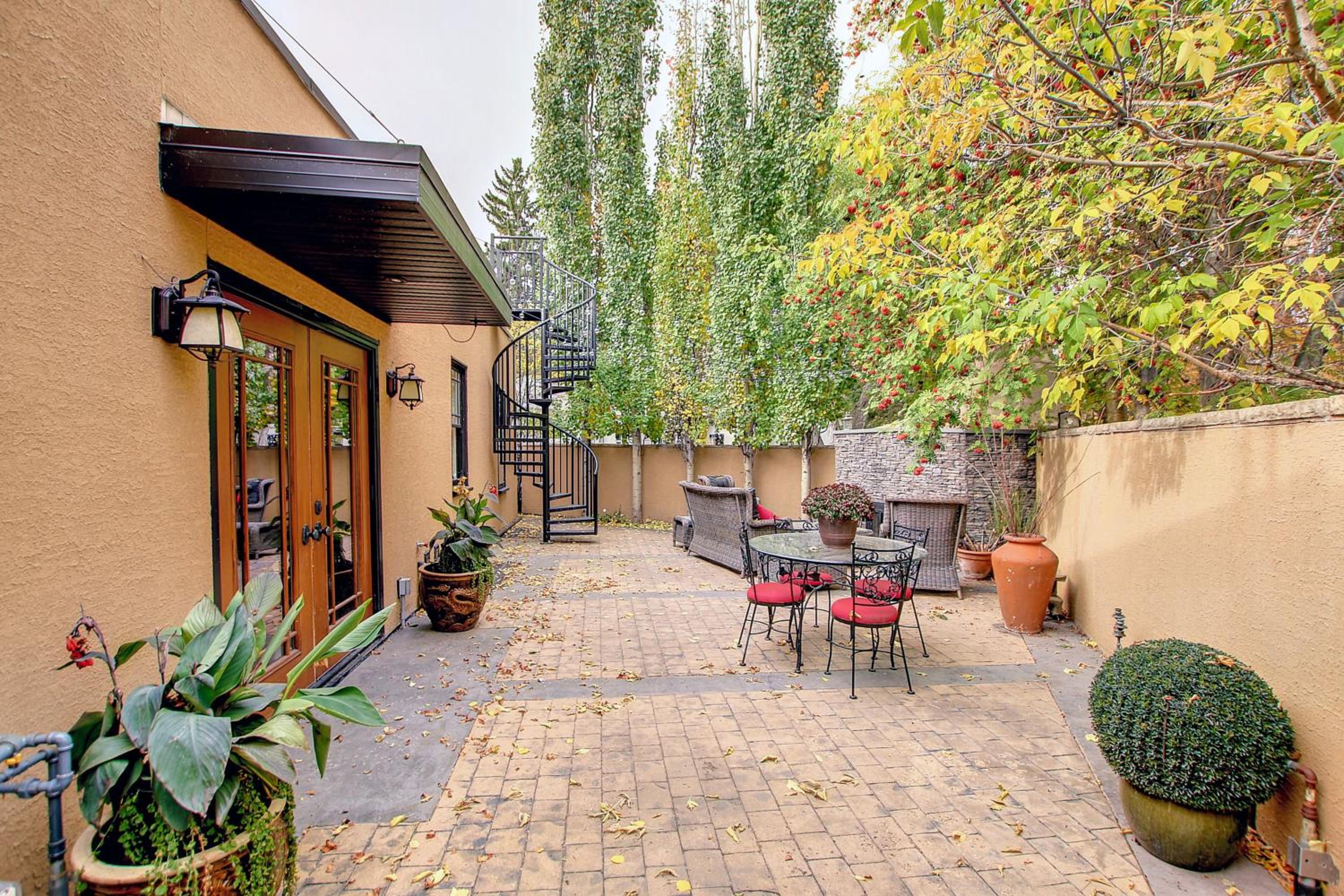 Stunning Historical Landmark in Elbow Park