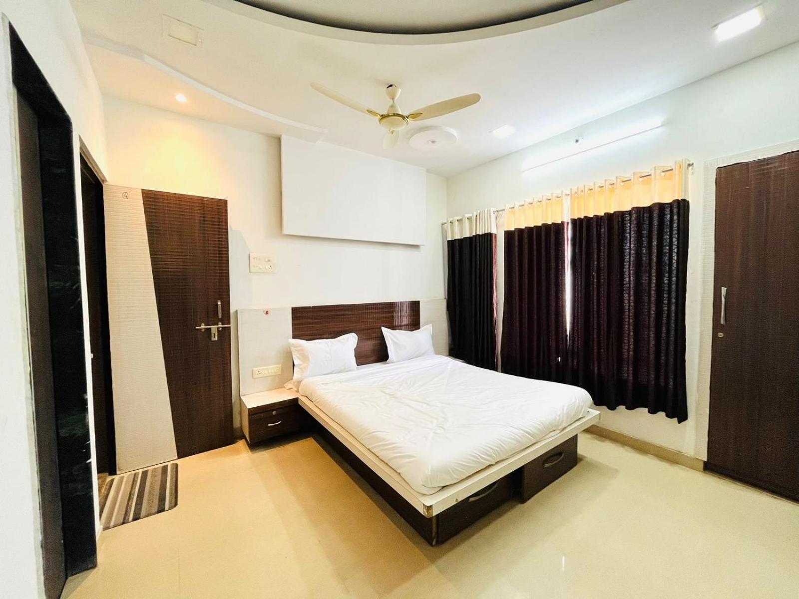 Luxe Veranda view 4