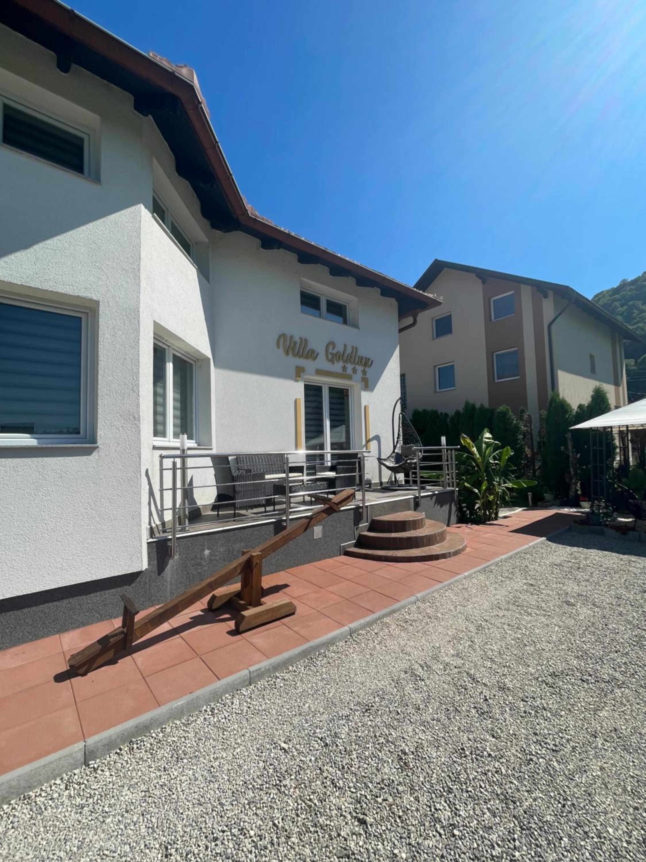 Villa Goldlux view 3