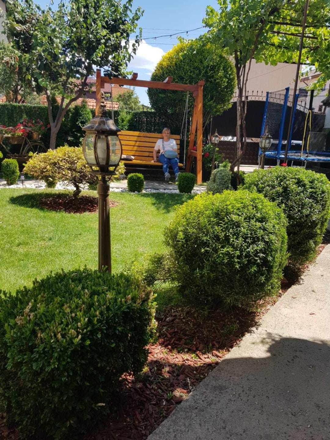 NIKI HOUSE