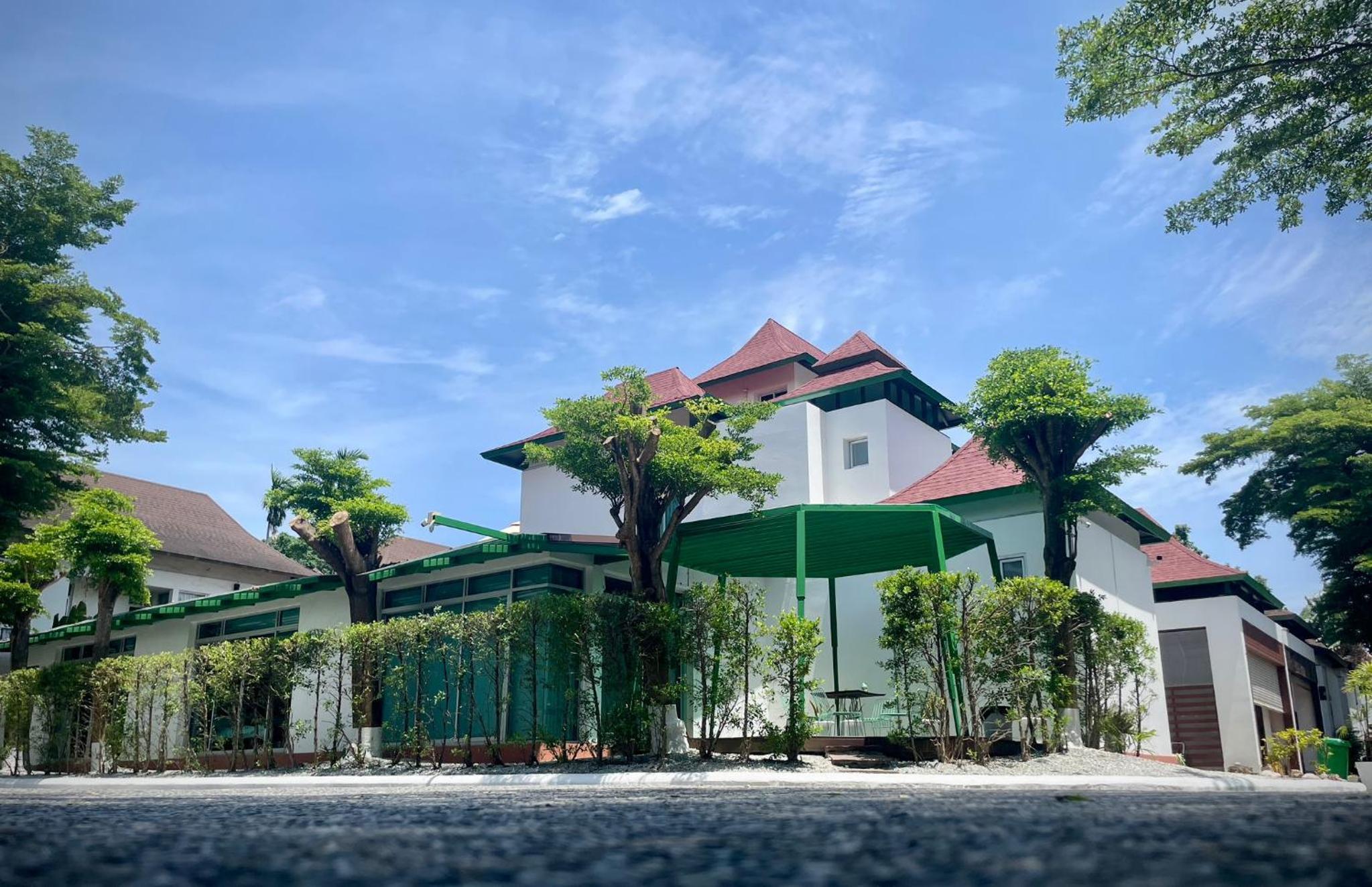 Nagawari Art Maldives BBQ Pattaya Villa