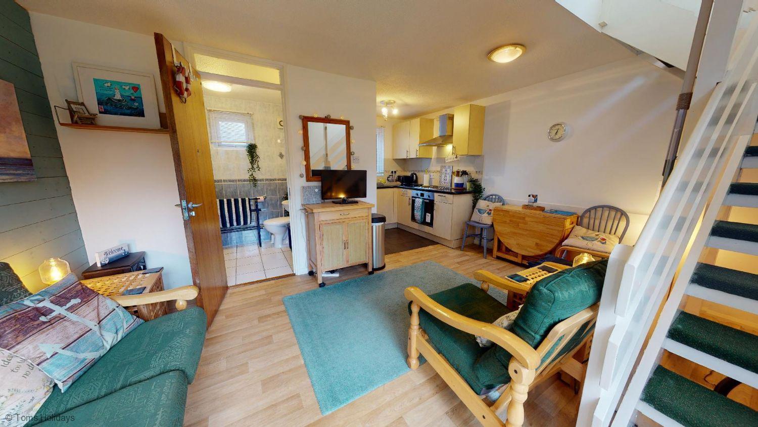 10 Strawberry Hill, Tolroy Manor view 4
