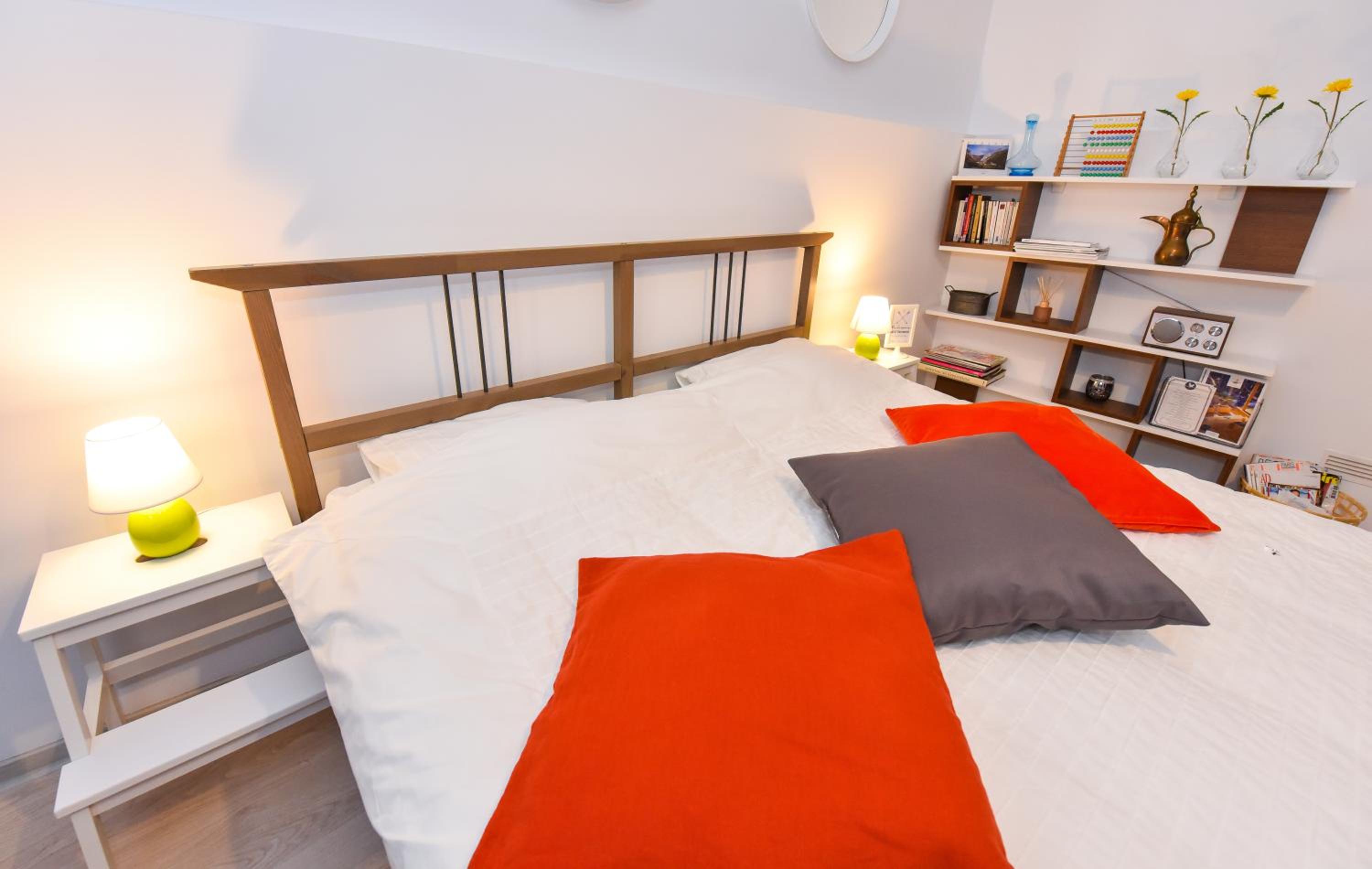 Bohemian Apartment Downtown view 5