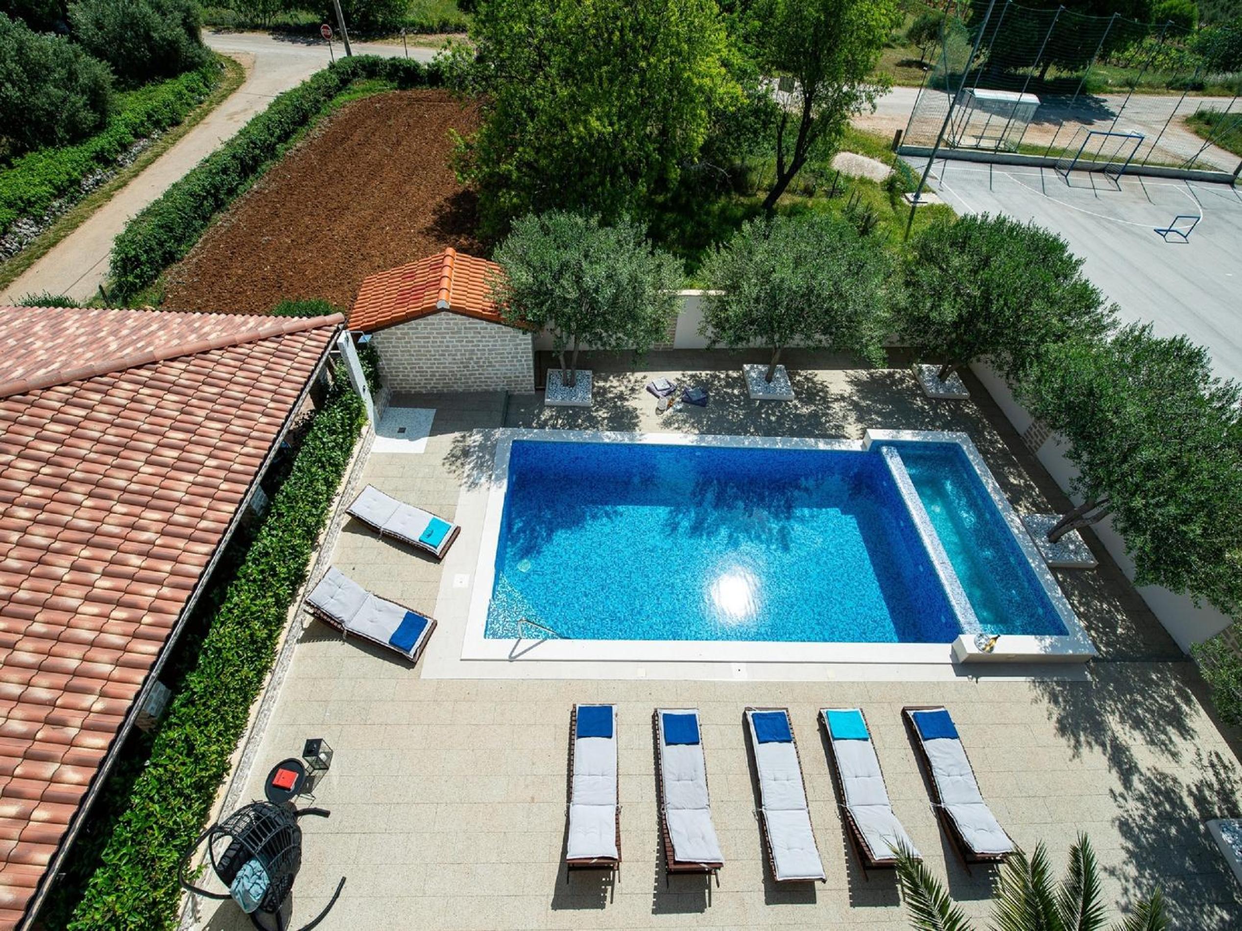 Vila Ines near nature park Vrana view 3