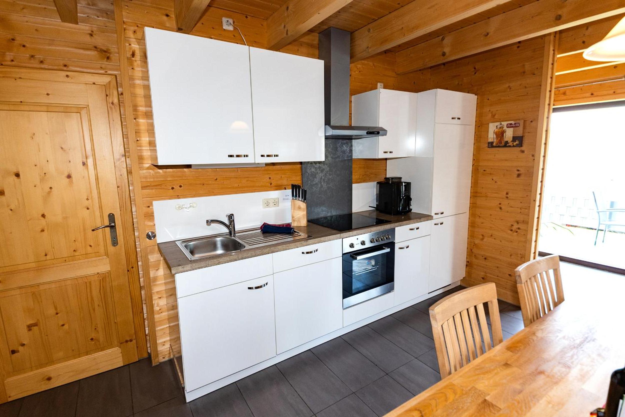 5 Sterne Ferienhaus Tommy mit Kamin, Seeblick und großer Terrasse view 4