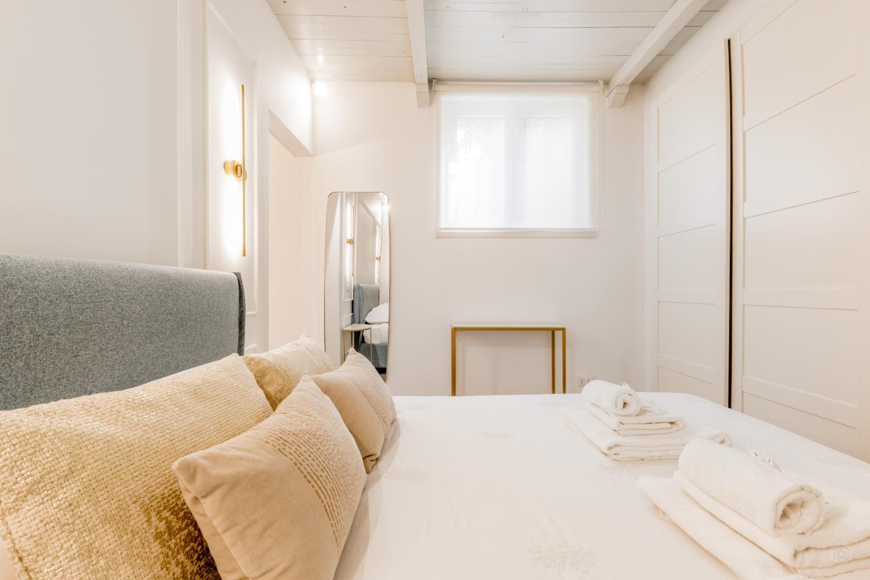 BBHOME Design suite Apartment over Trastevere district