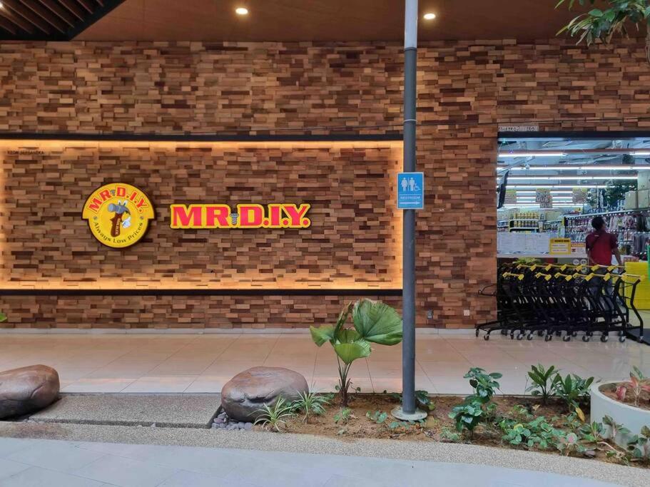 REVO near Pavilion2 Stadium Bukit Jalil 4-5pax