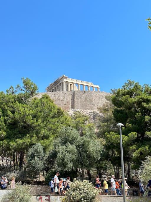 CONTEMPORARY APARTMENT 200M FROM ACROPOLIS 100Mbps NETFLIX