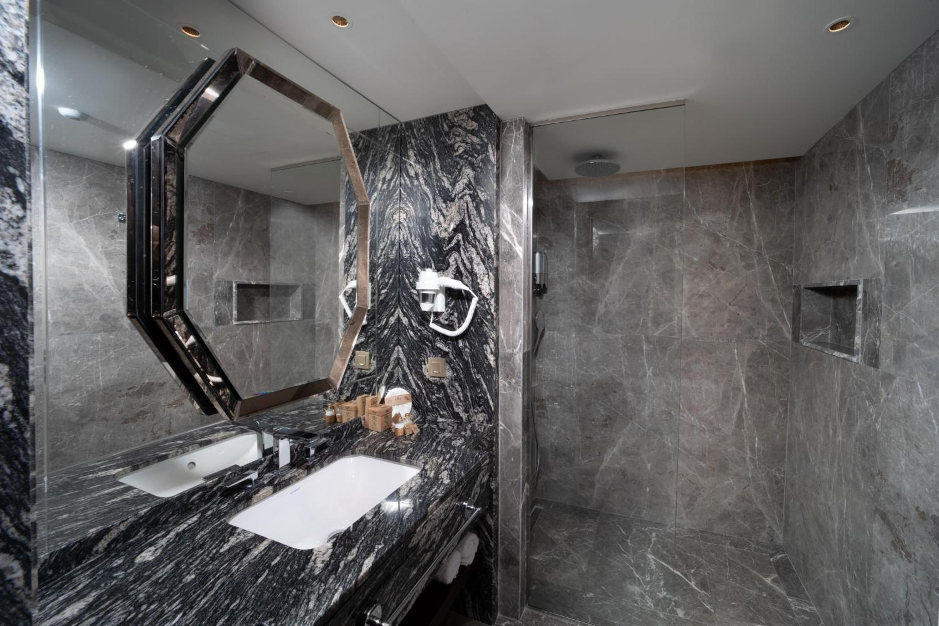 Bentley Hotel Bosphorus - Special Class - Image 30