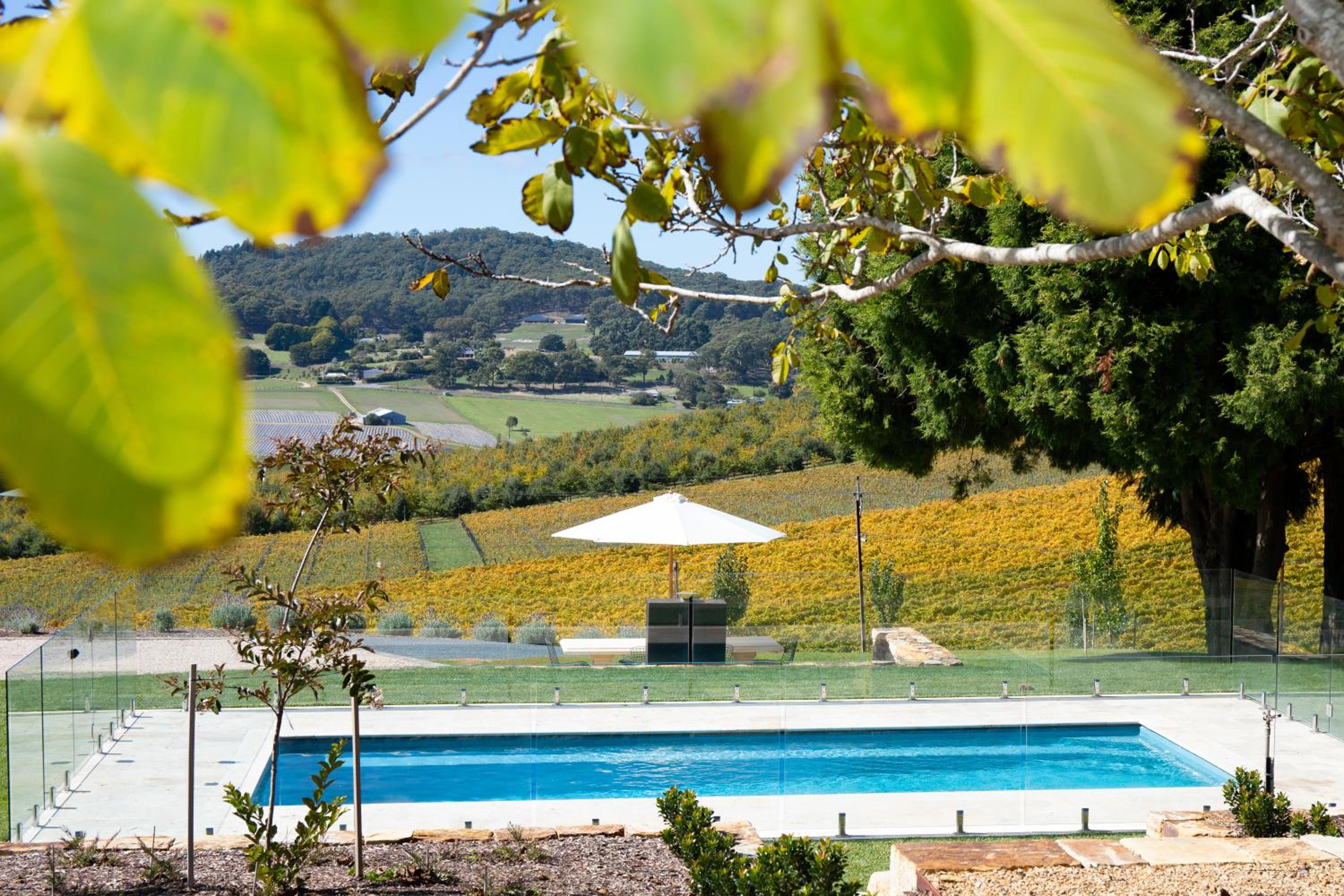 Adelaide Hills luxury cottage spectacular views