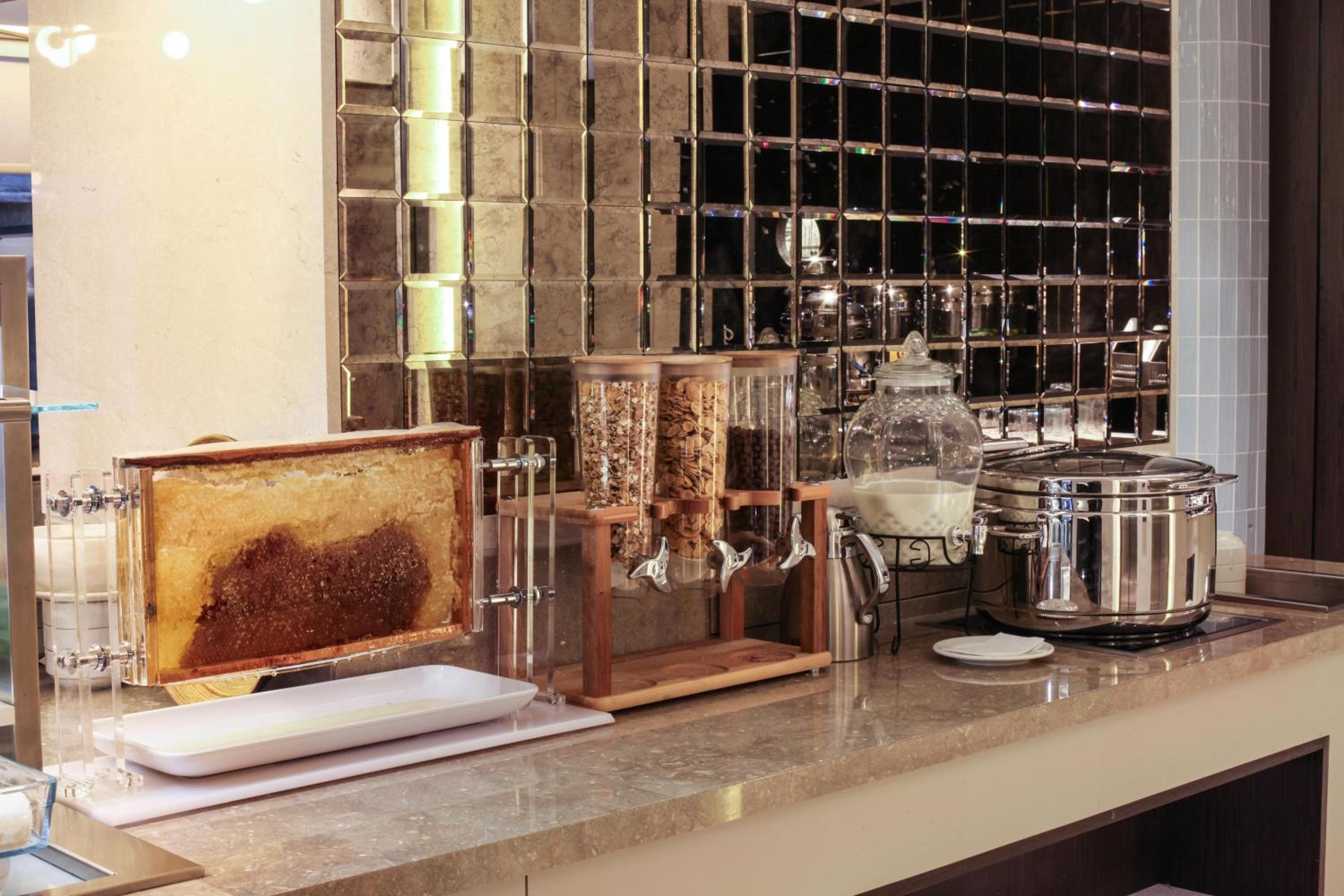 Bentley Hotel Bosphorus - Special Class - Image 100