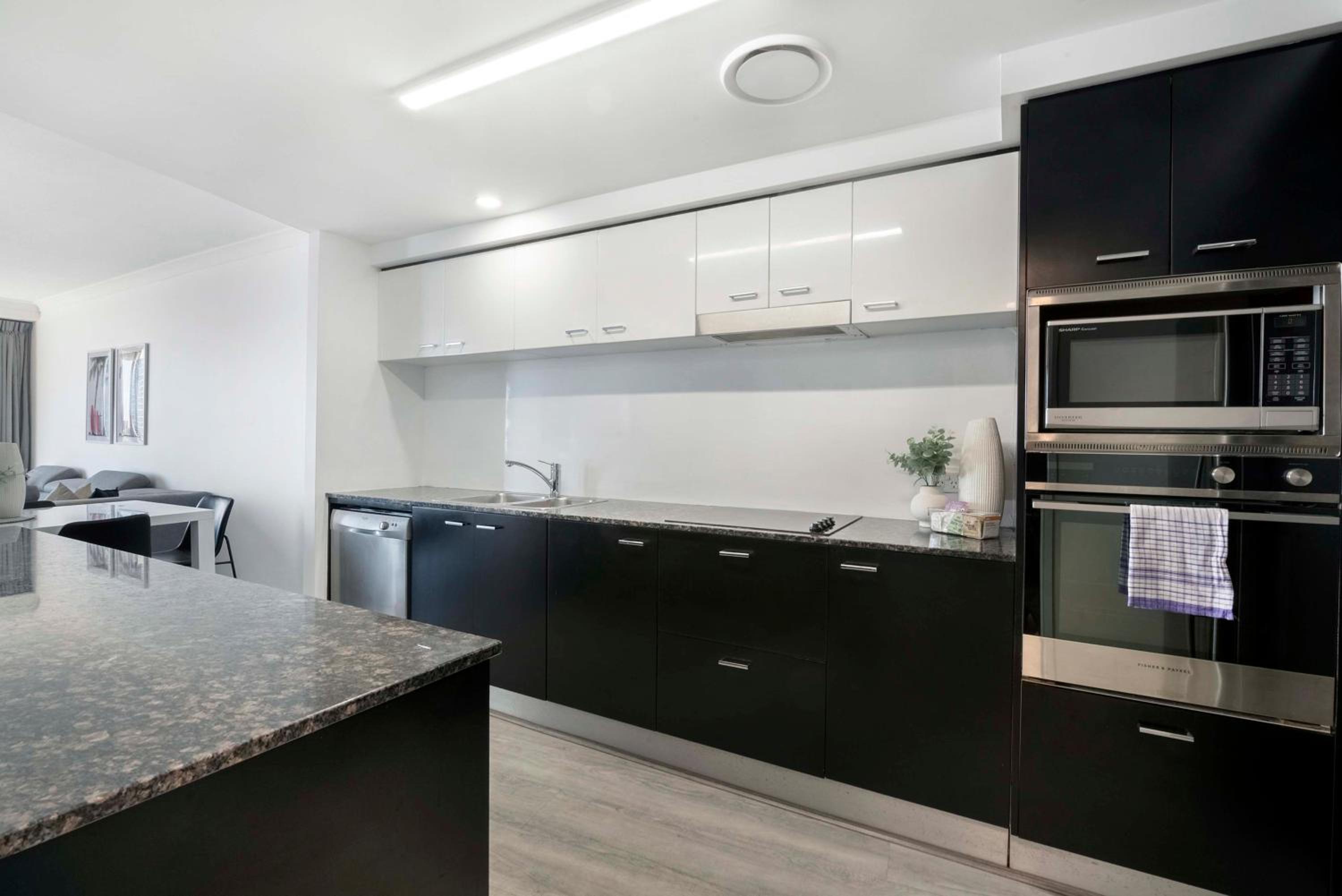 Chevron Renaissance Apartments - Hosted by Wow Stay