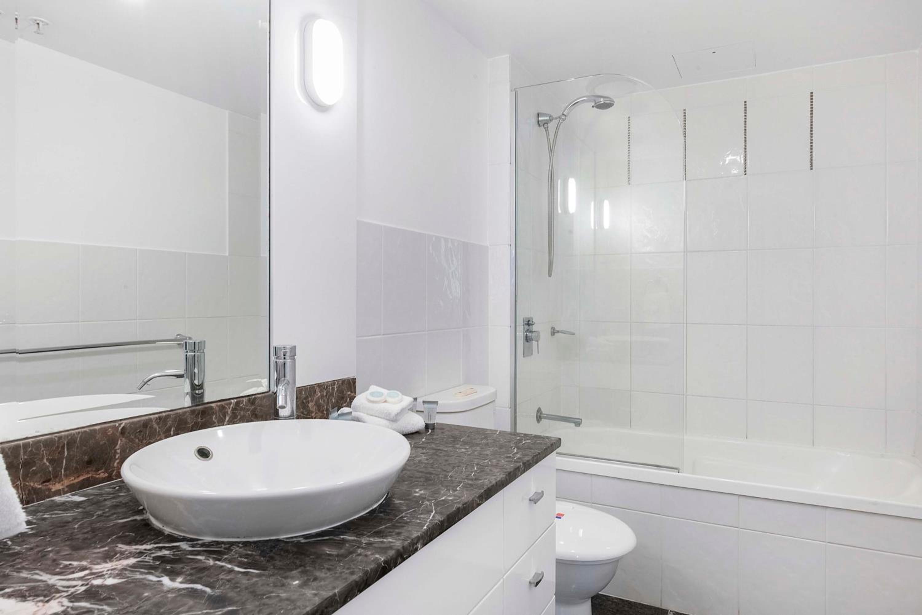 Chevron Renaissance Apartments - Hosted by Wow Stay