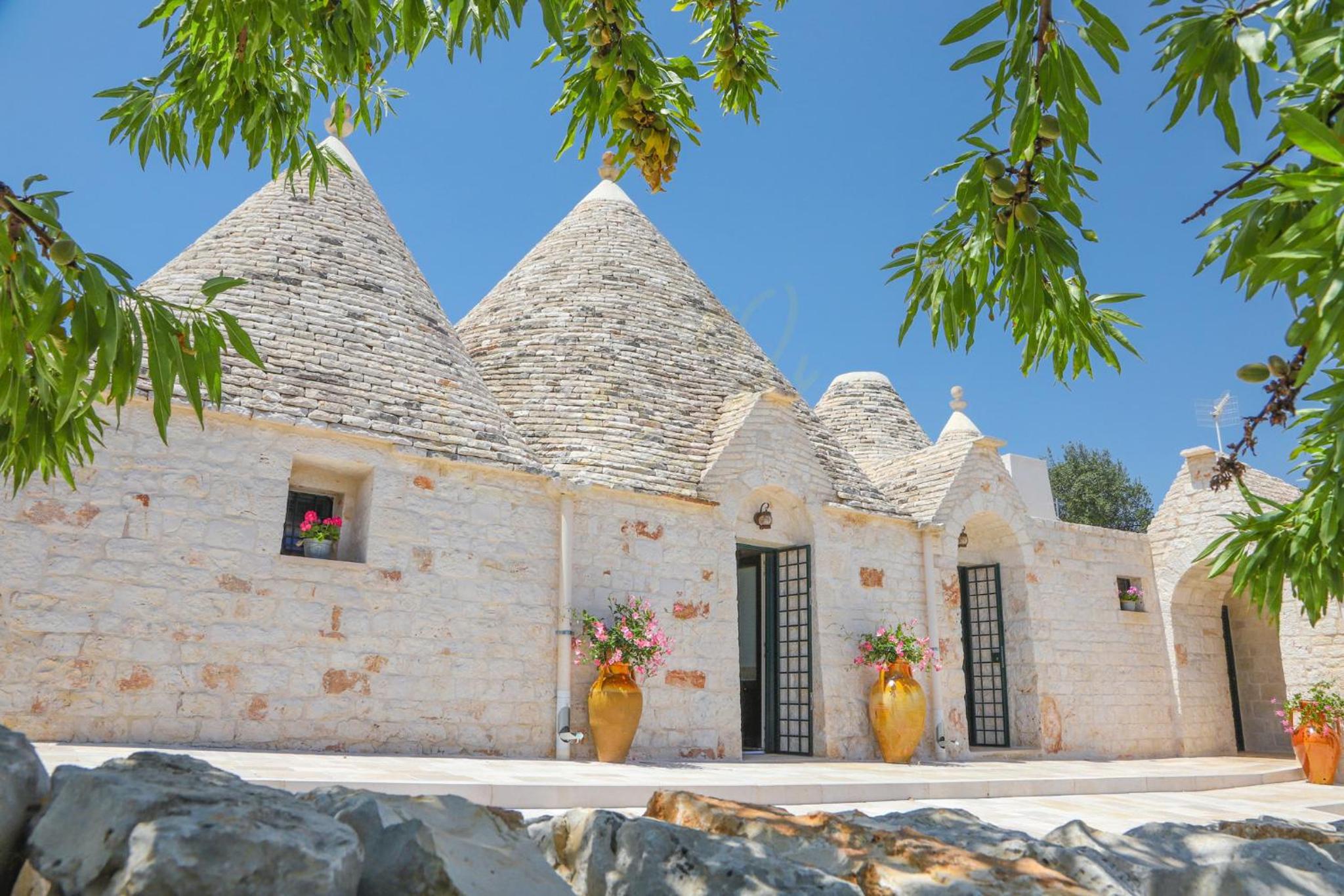 TD Trulli della Magnolia Trulli w Amazing Garden photo 5