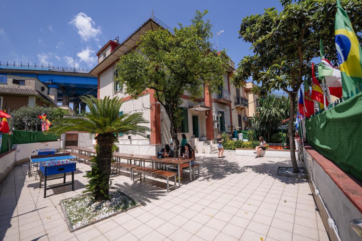 Naples Experience Hostel - Age Limit 18-28